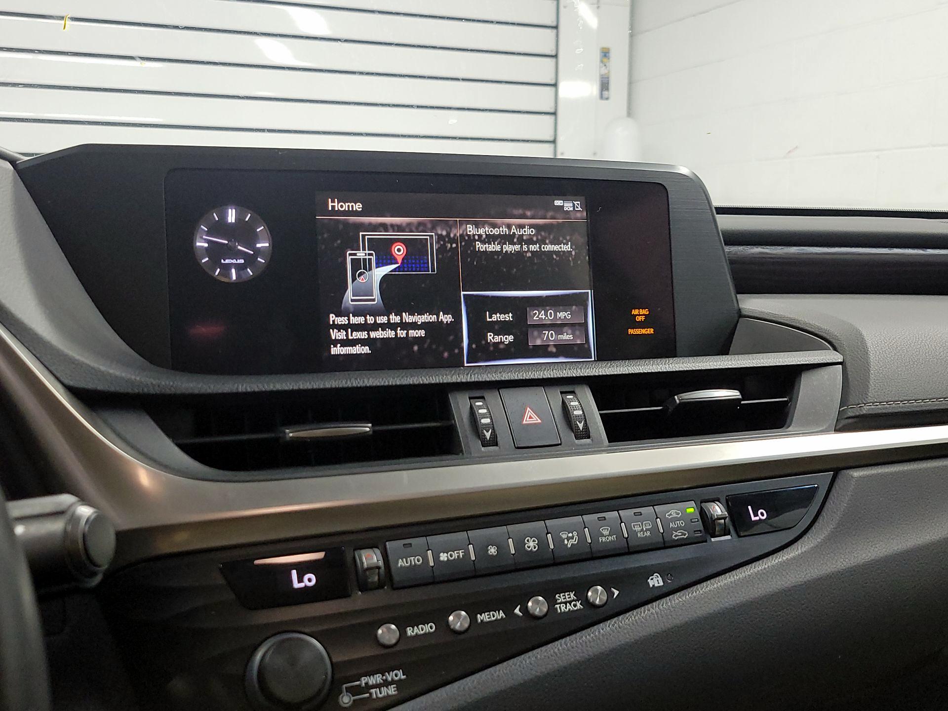 Thumbnail: 2020 Lexus ES - 15