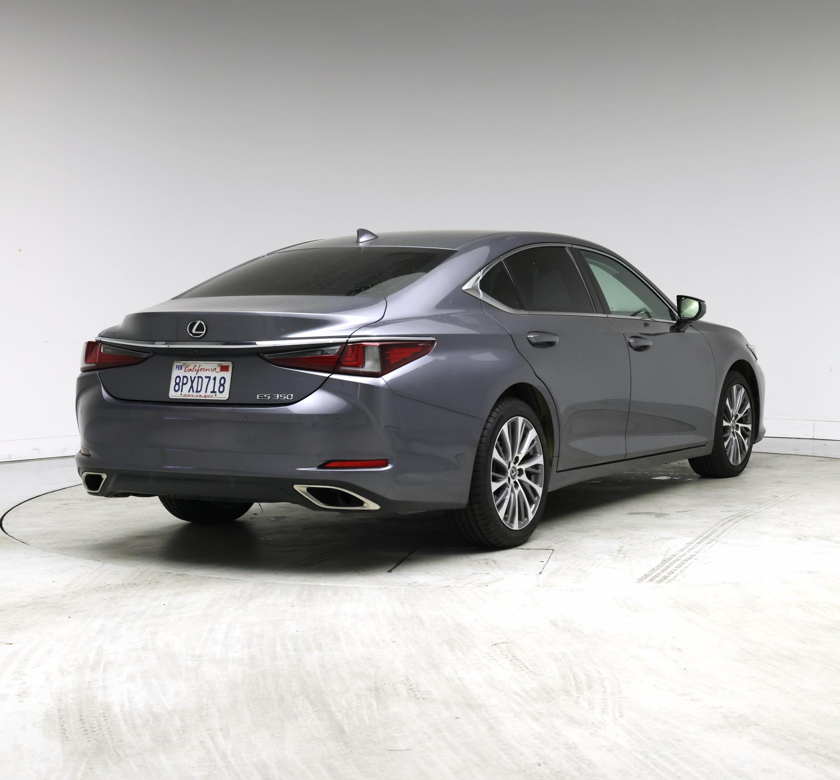 Thumbnail: 2020 Lexus ES - 8