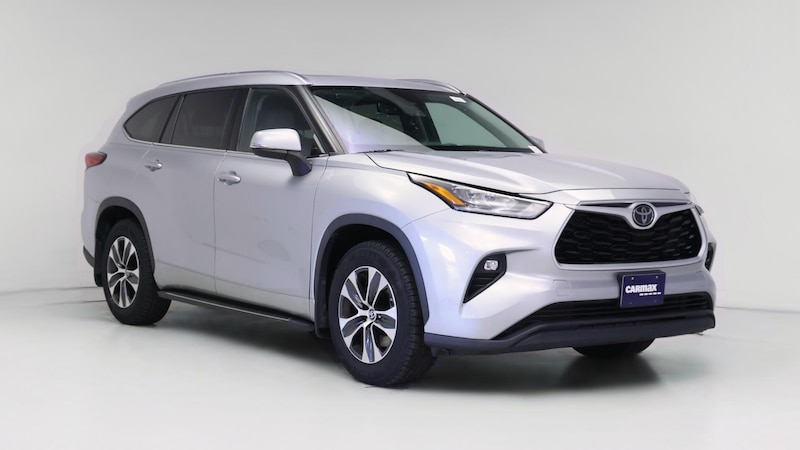 2020 Toyota Highlander XLE Hero Image