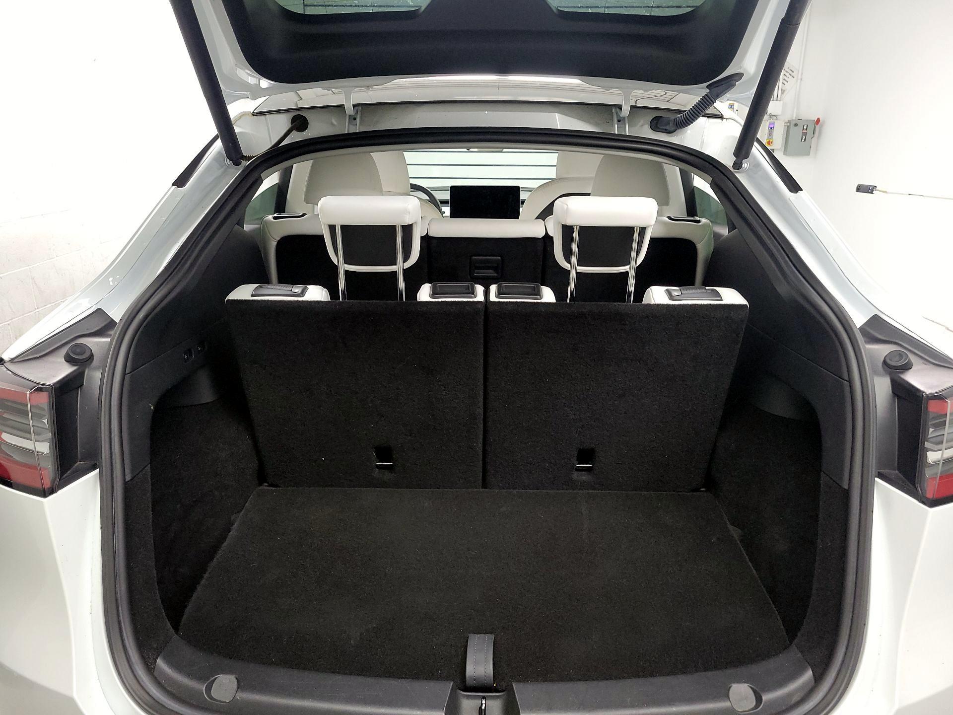 Thumbnail: 2022 Tesla Model Y - 18