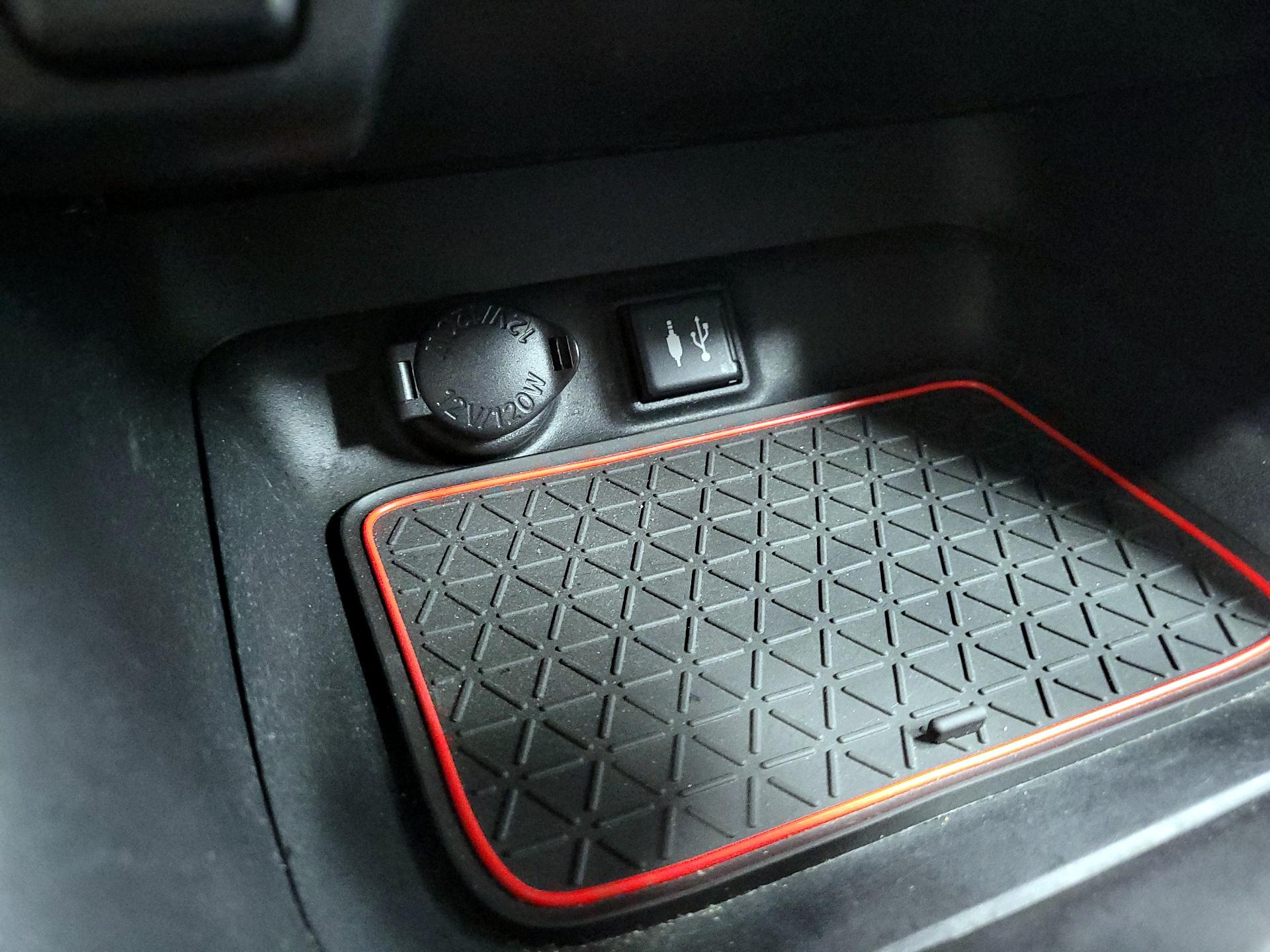 Thumbnail: 2019 Toyota RAV4 - 19