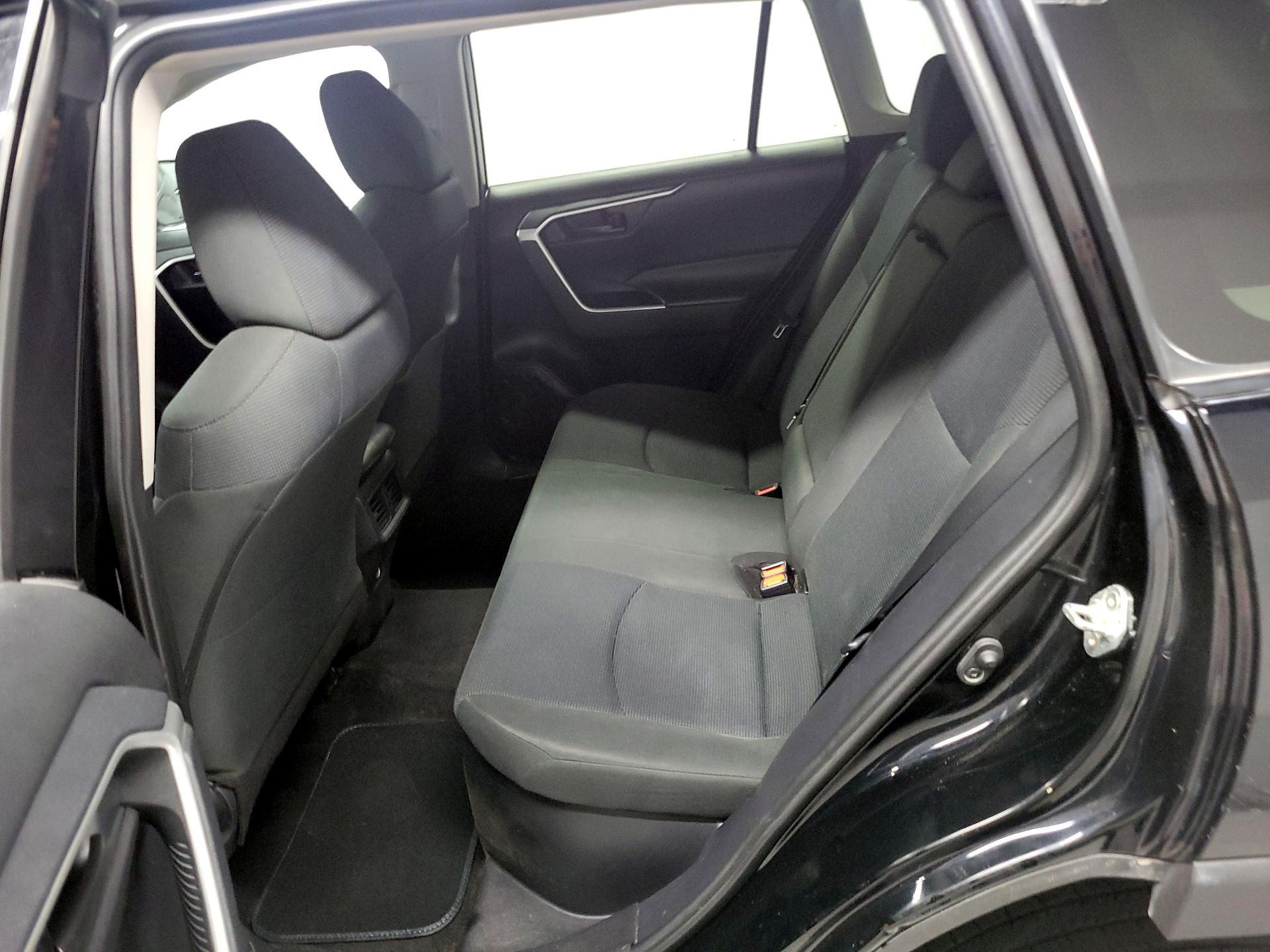 Thumbnail: 2019 Toyota RAV4 - 20