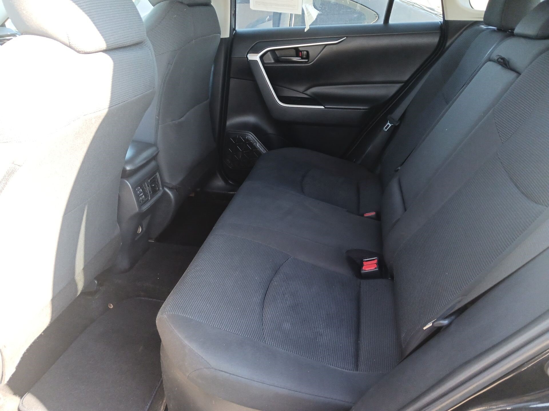 Thumbnail: 2019 Toyota RAV4 - 8