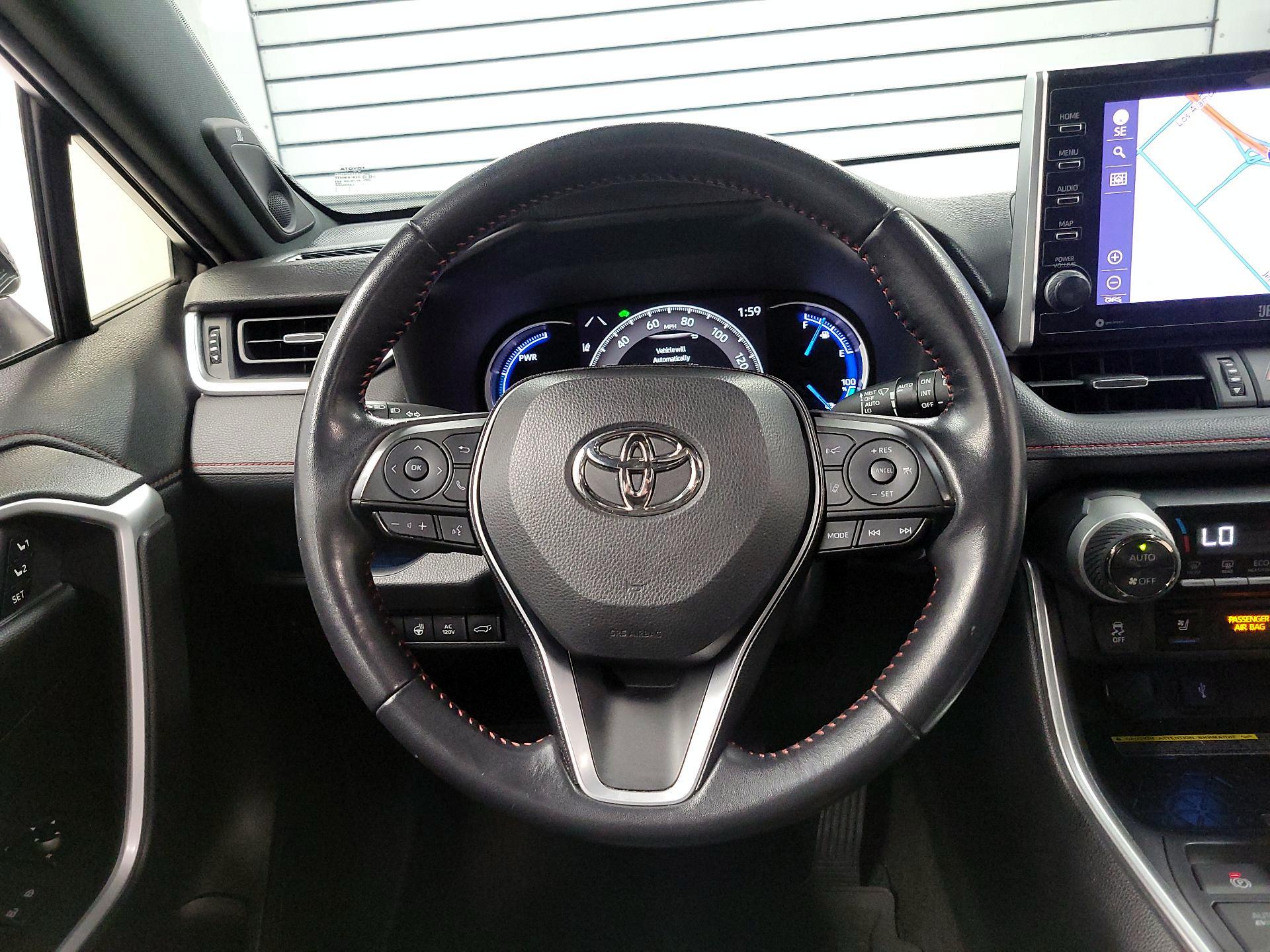 Thumbnail: 2021 Toyota RAV4 - 10