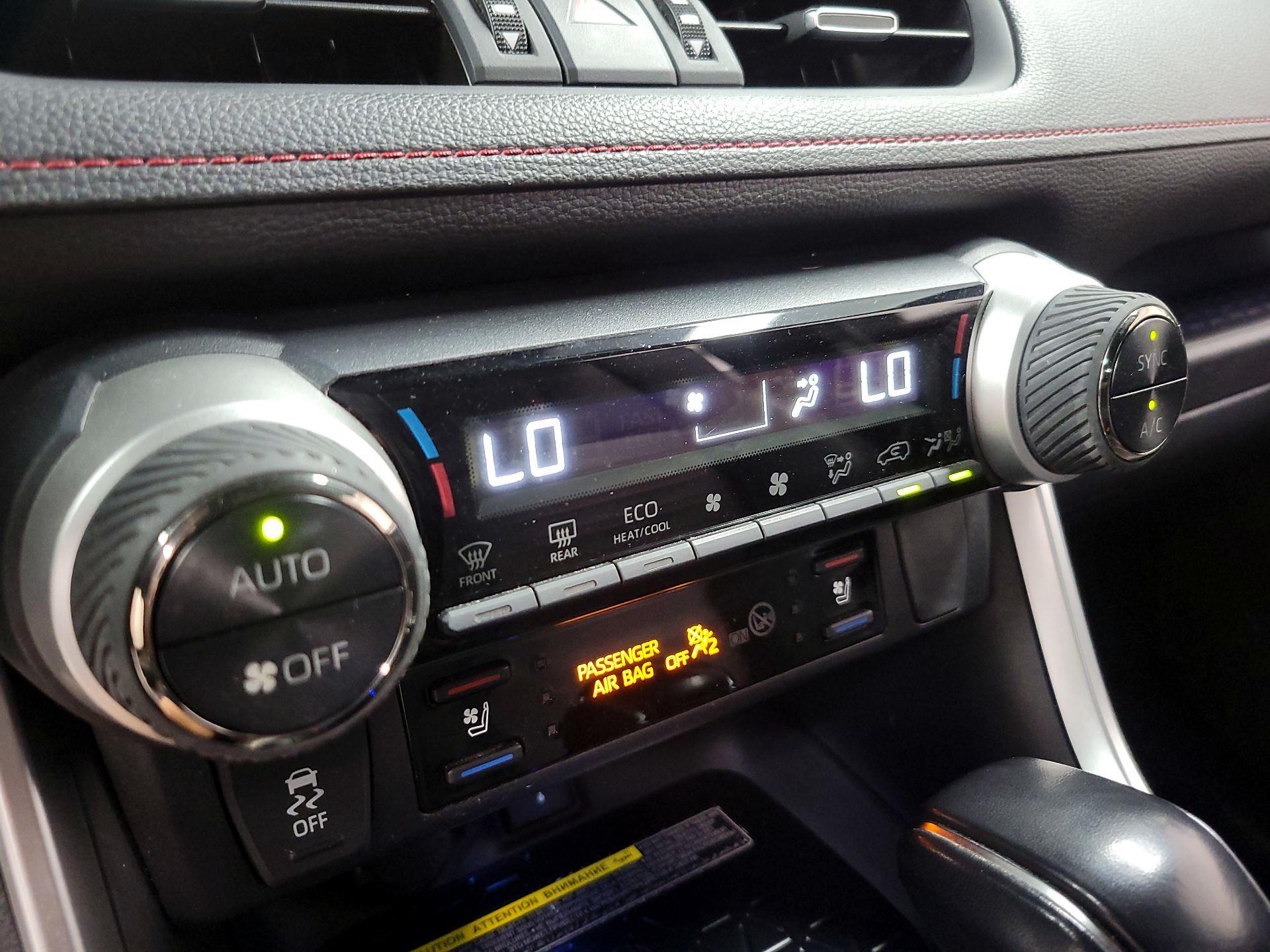 Thumbnail: 2021 Toyota RAV4 - 17