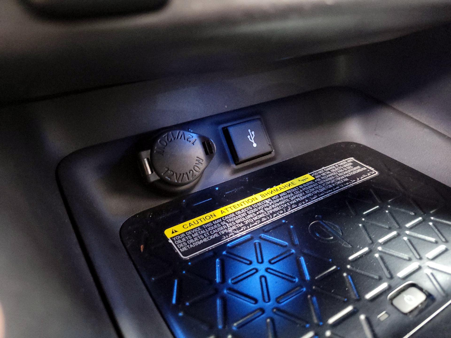 Thumbnail: 2021 Toyota RAV4 - 19
