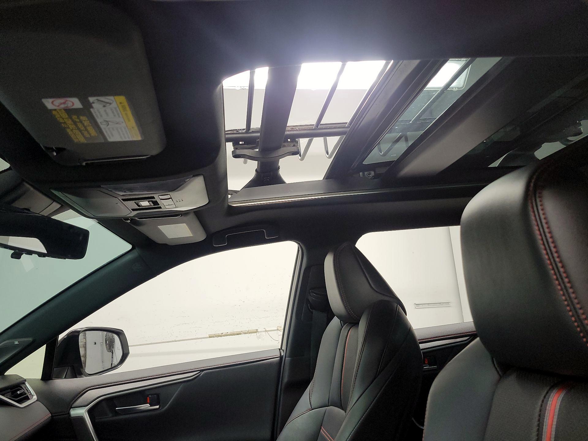 Thumbnail: 2021 Toyota RAV4 - 20