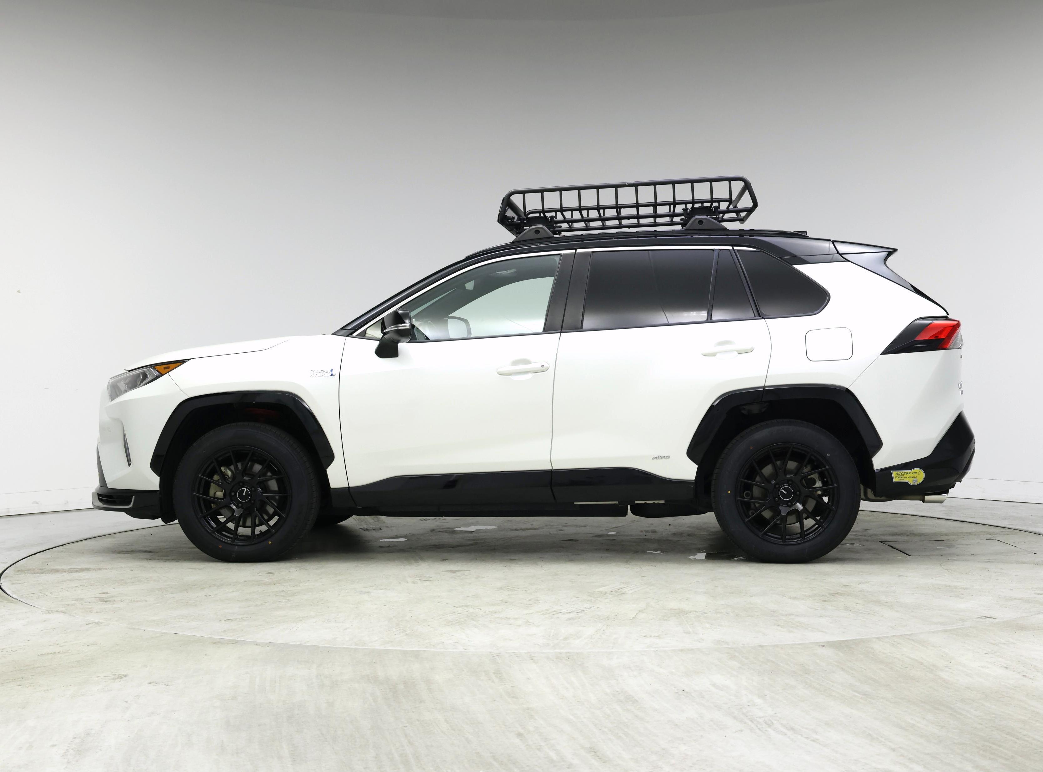 Thumbnail: 2021 Toyota RAV4 - 3