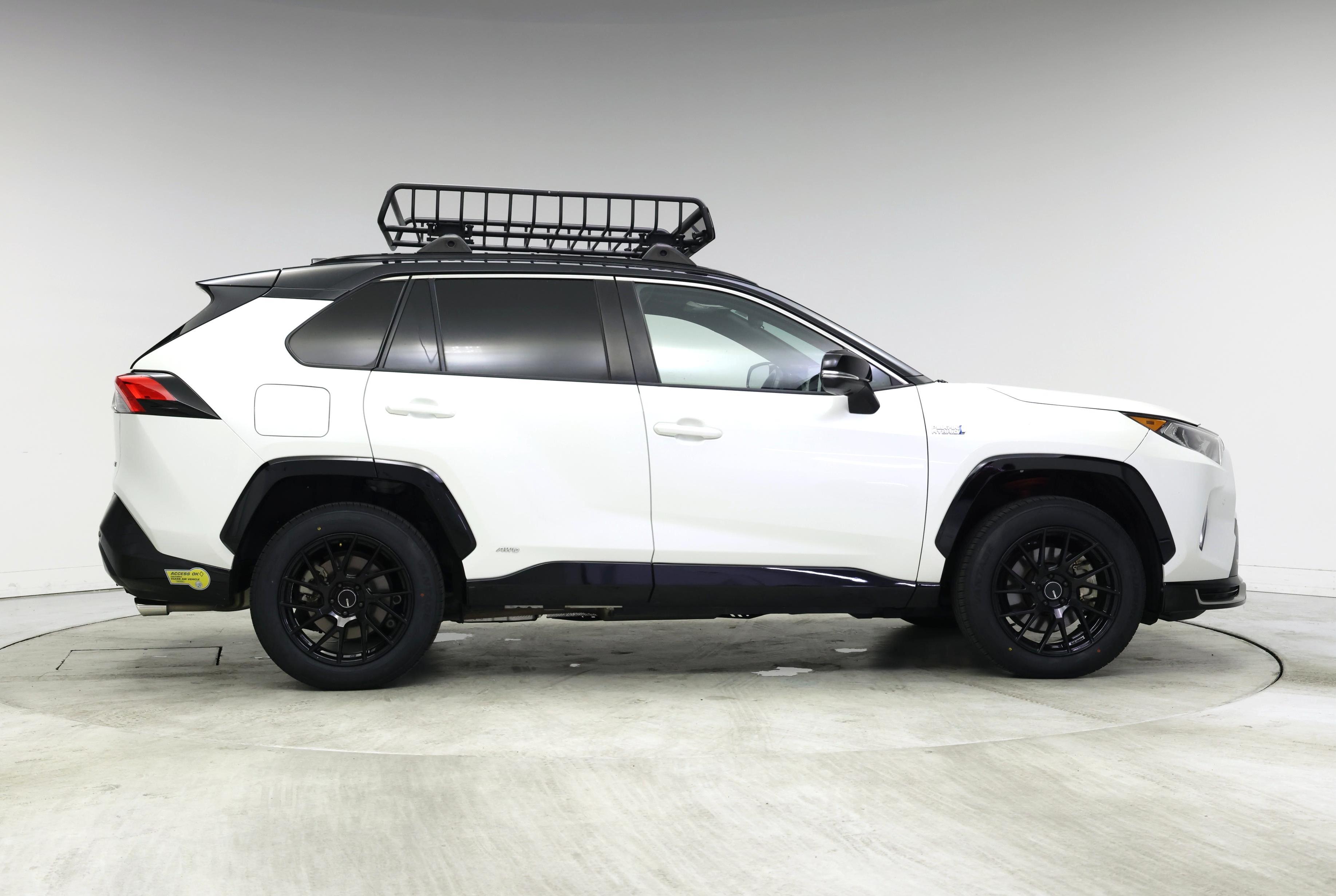 Thumbnail: 2021 Toyota RAV4 - 7