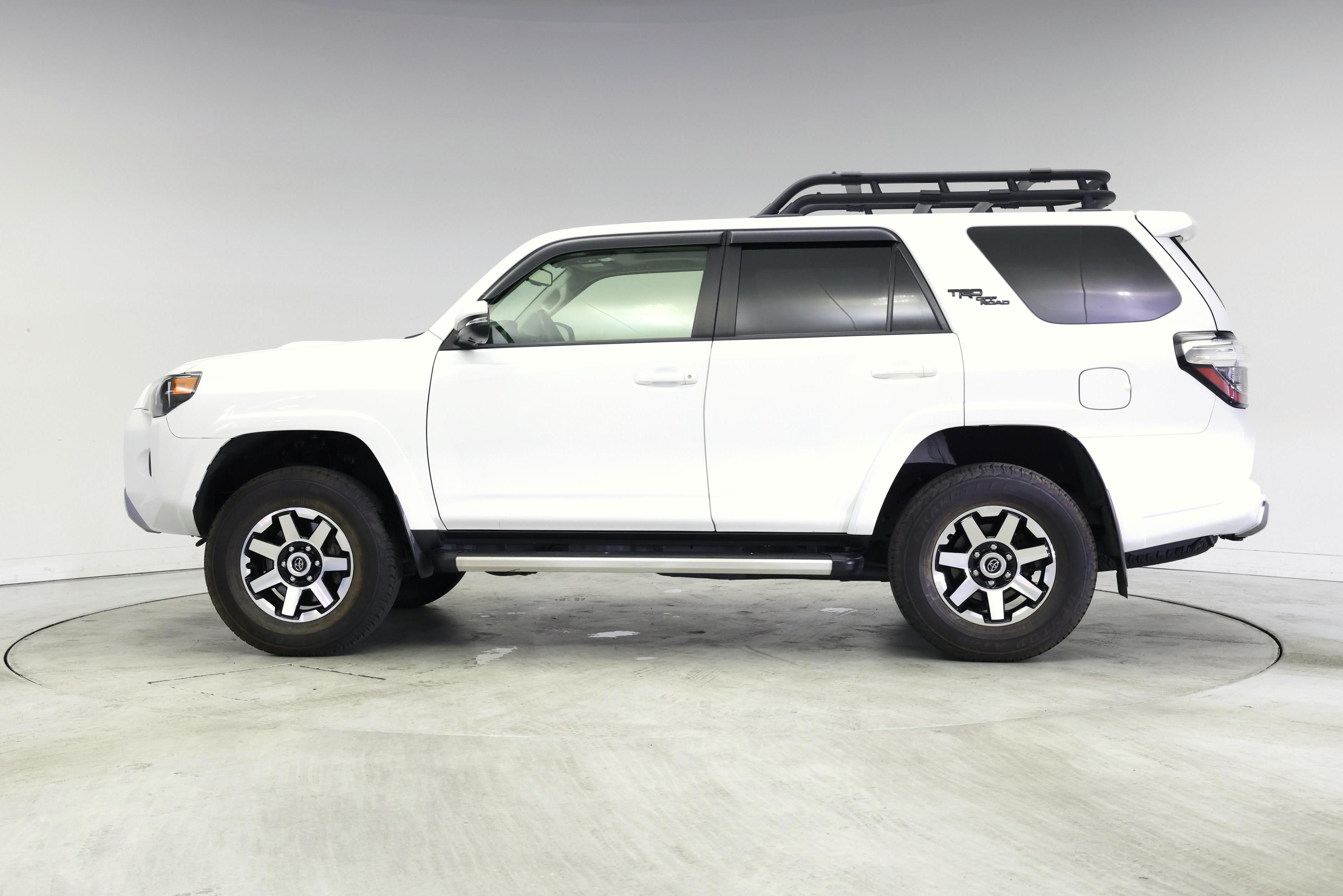 Thumbnail: 2022 Toyota 4Runner - 3