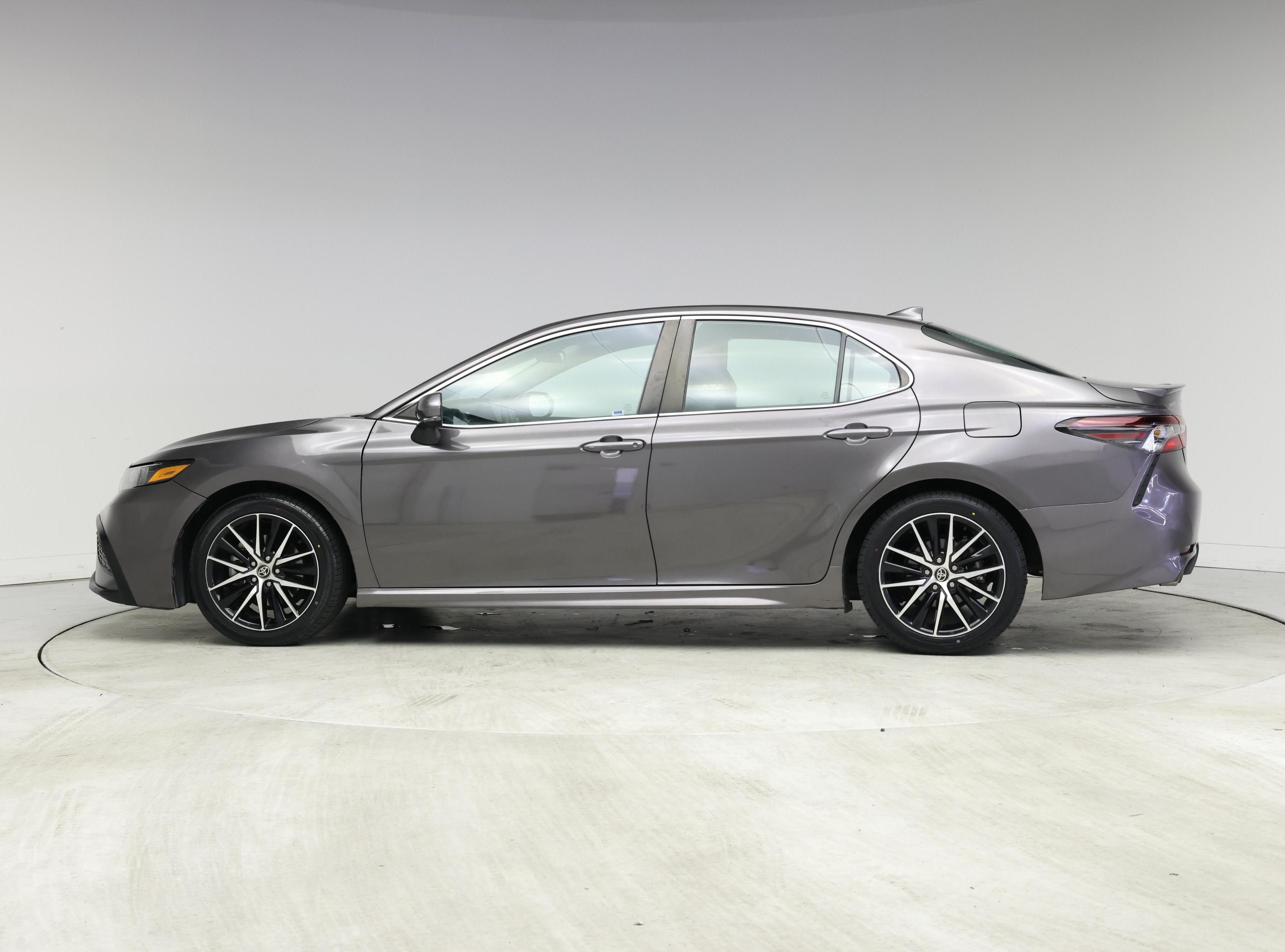 Thumbnail: 2022 Toyota Camry - 3