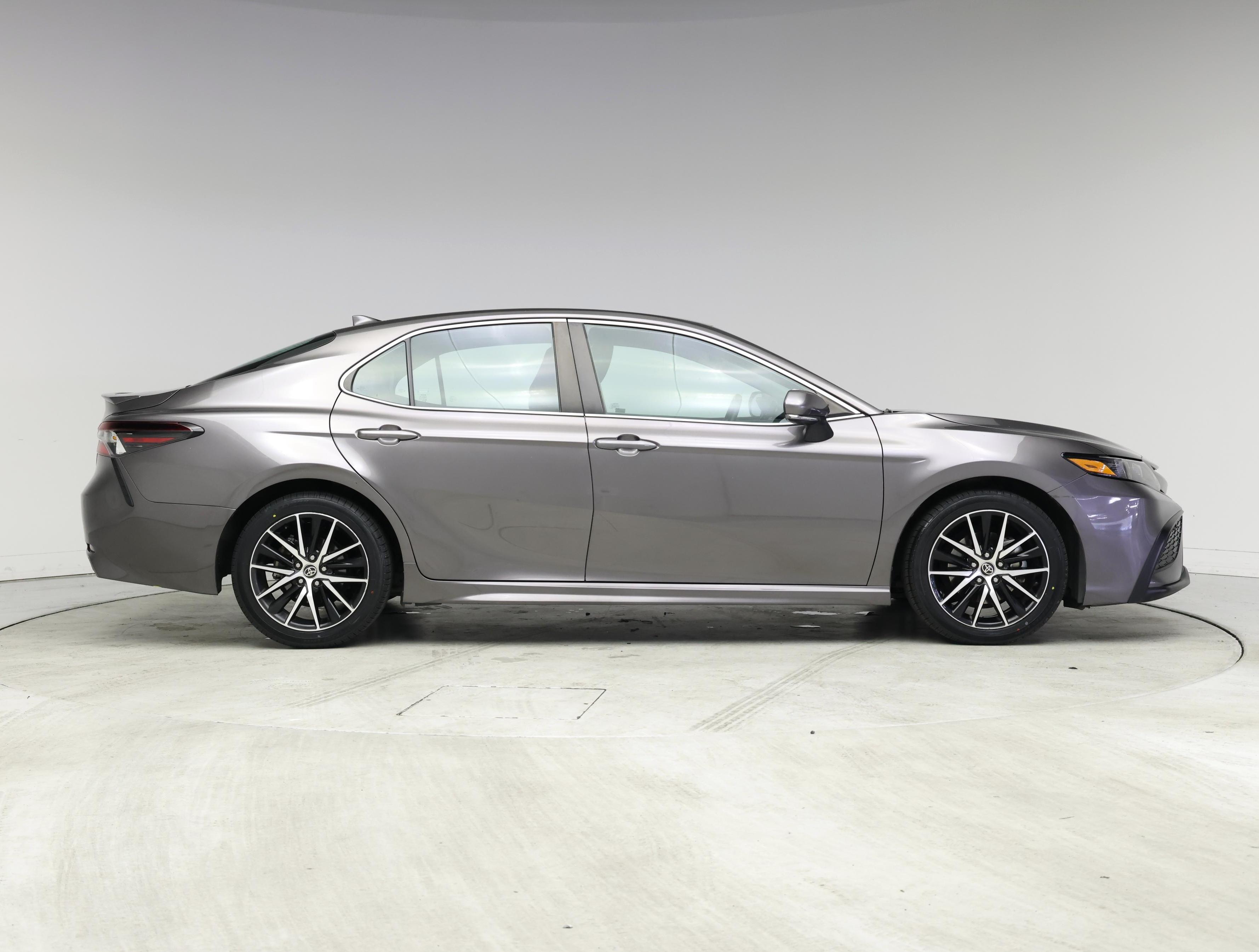 Thumbnail: 2022 Toyota Camry - 7