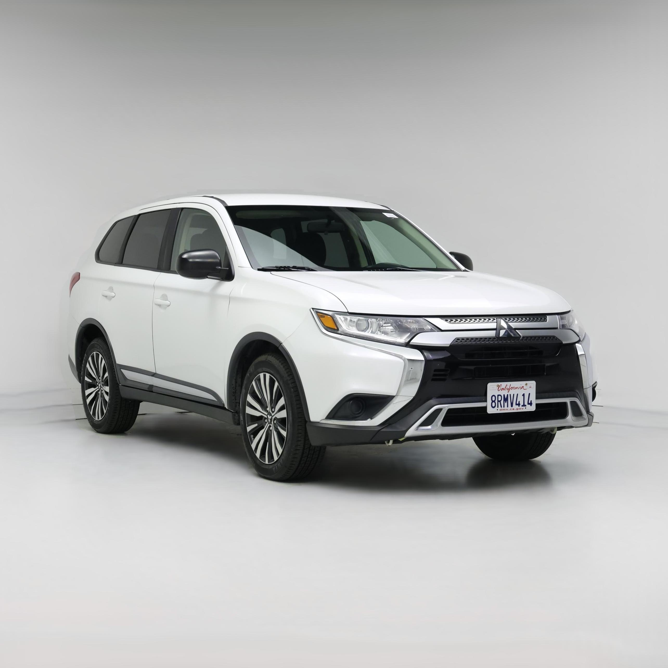 Thumbnail: 2019 Mitsubishi Outlander - 1