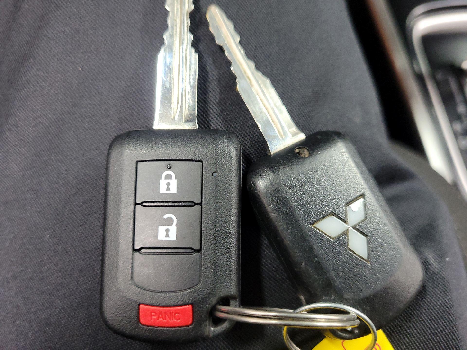 Thumbnail: 2019 Mitsubishi Outlander - 20