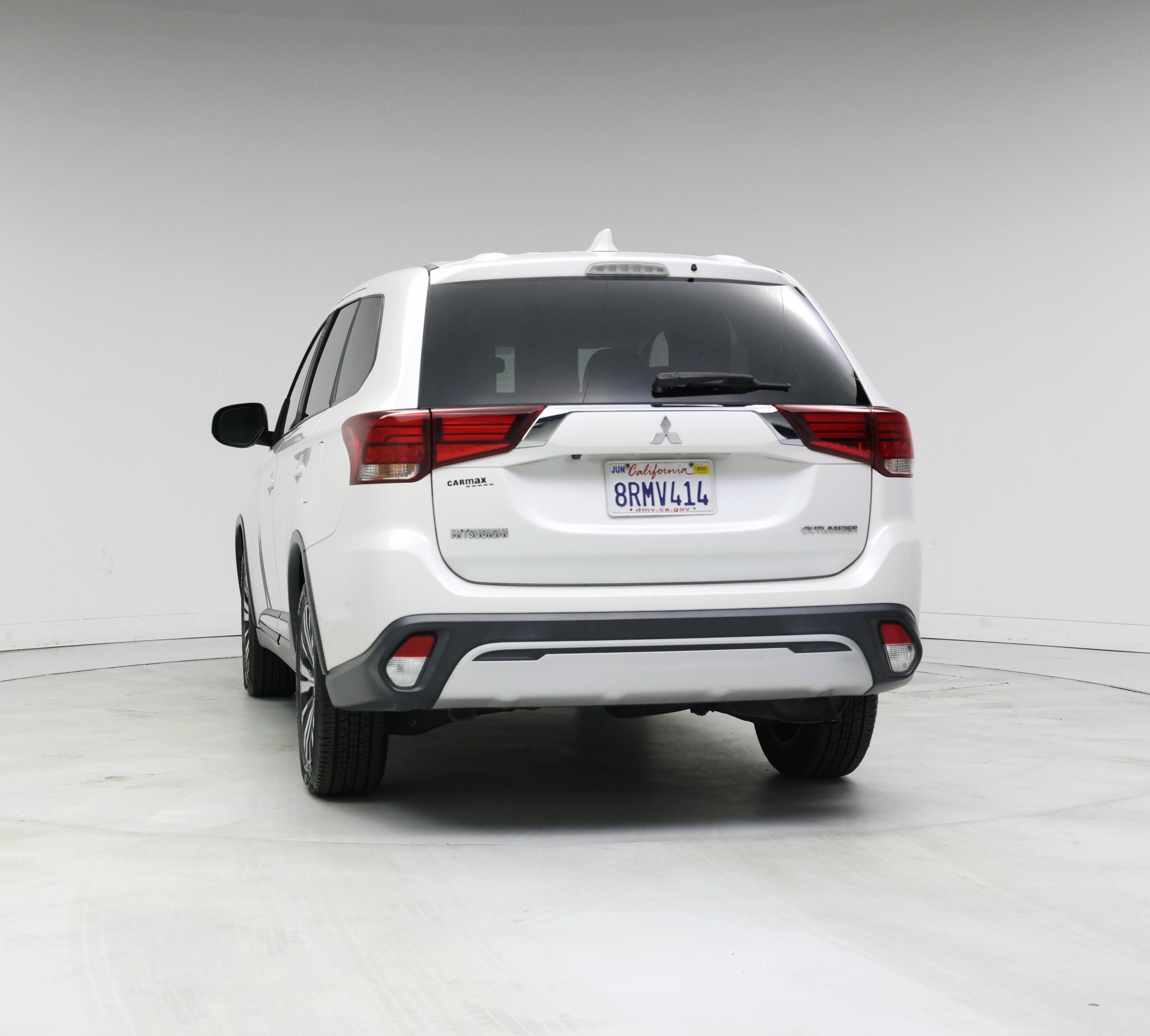 Thumbnail: 2019 Mitsubishi Outlander - 6