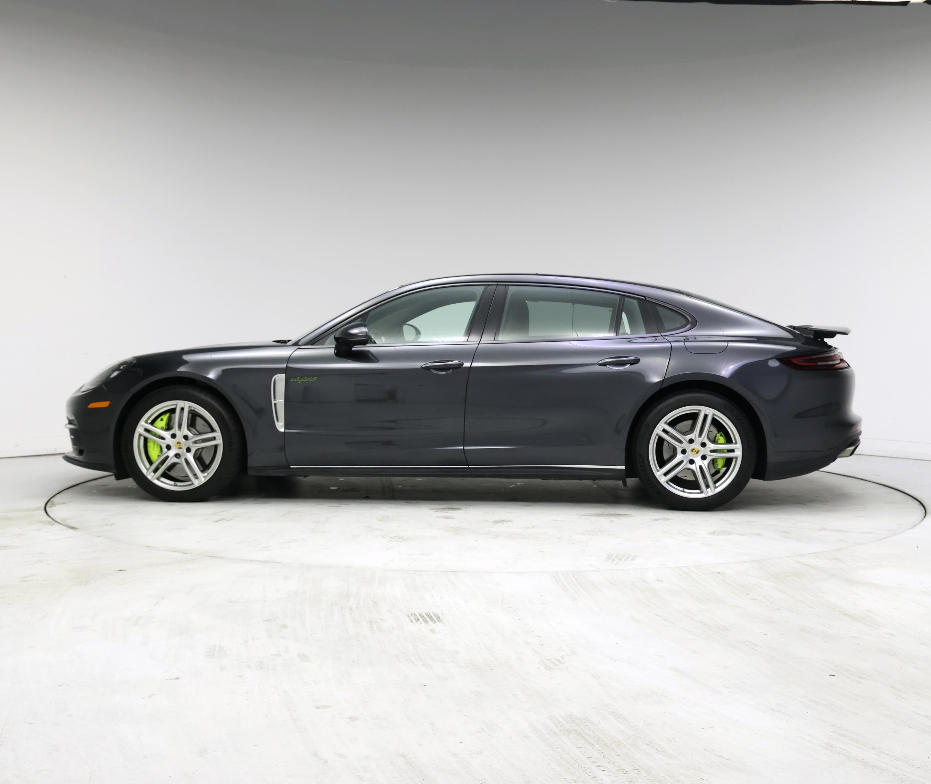 Thumbnail: 2018 Porsche Panamera - 3