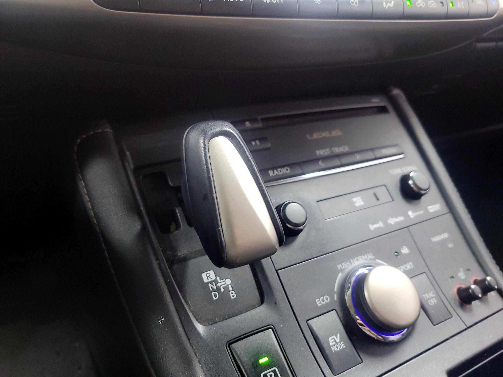 Thumbnail: 2016 Lexus CT - 16