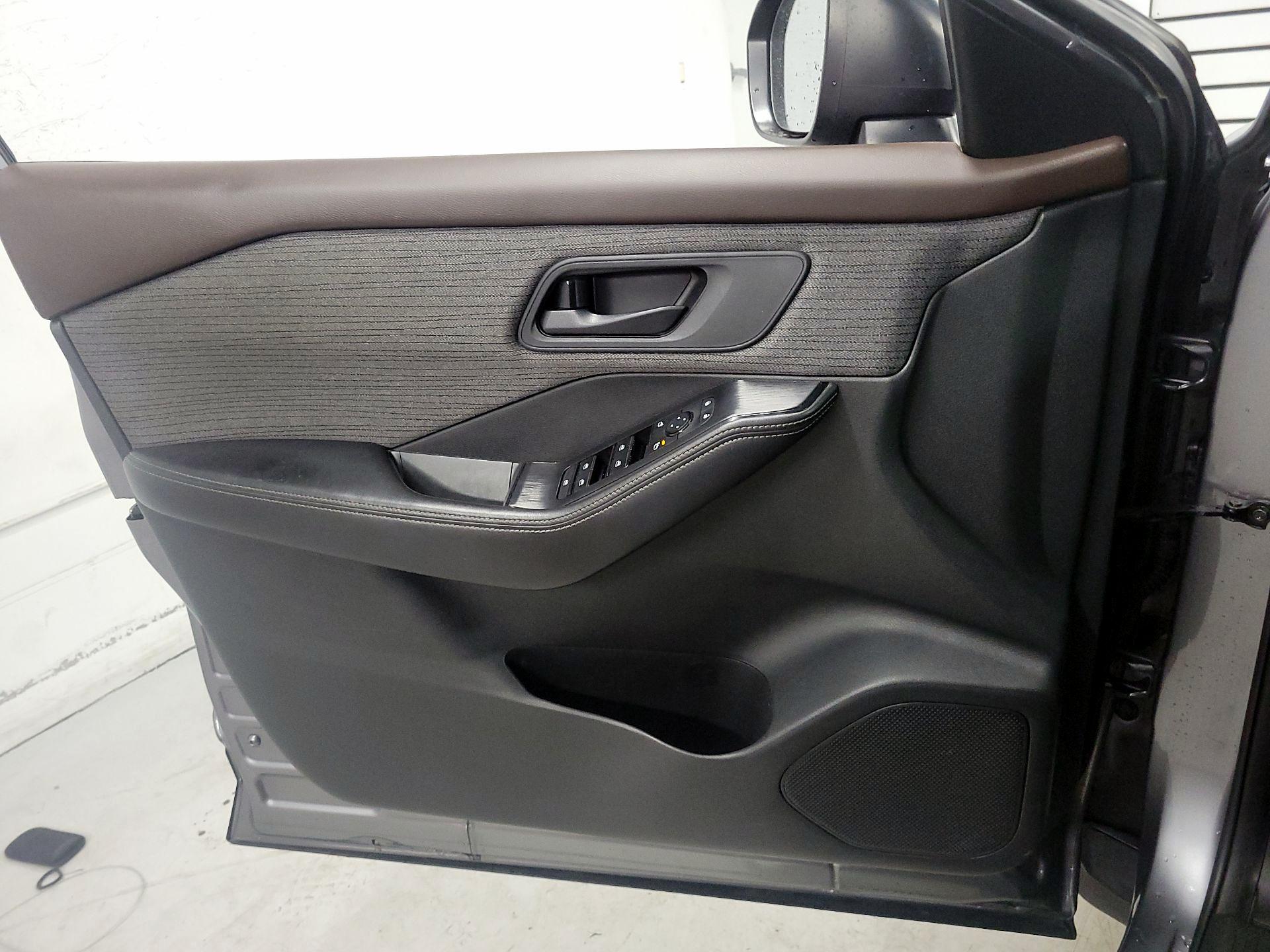 Thumbnail: 2021 Nissan Rogue - 12