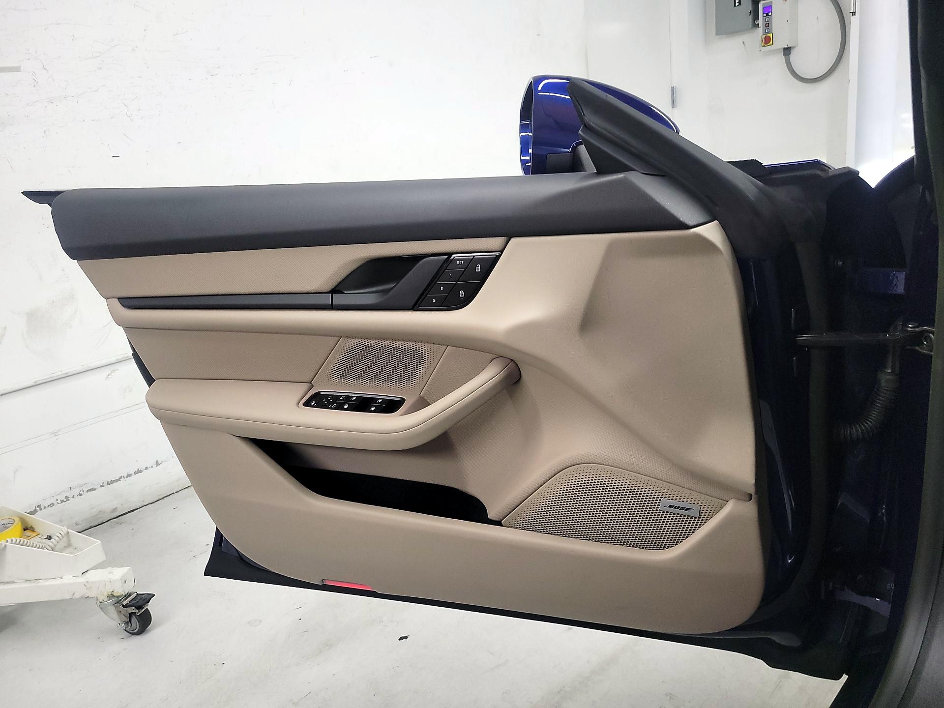Thumbnail: 2022 Porsche Taycan - 12