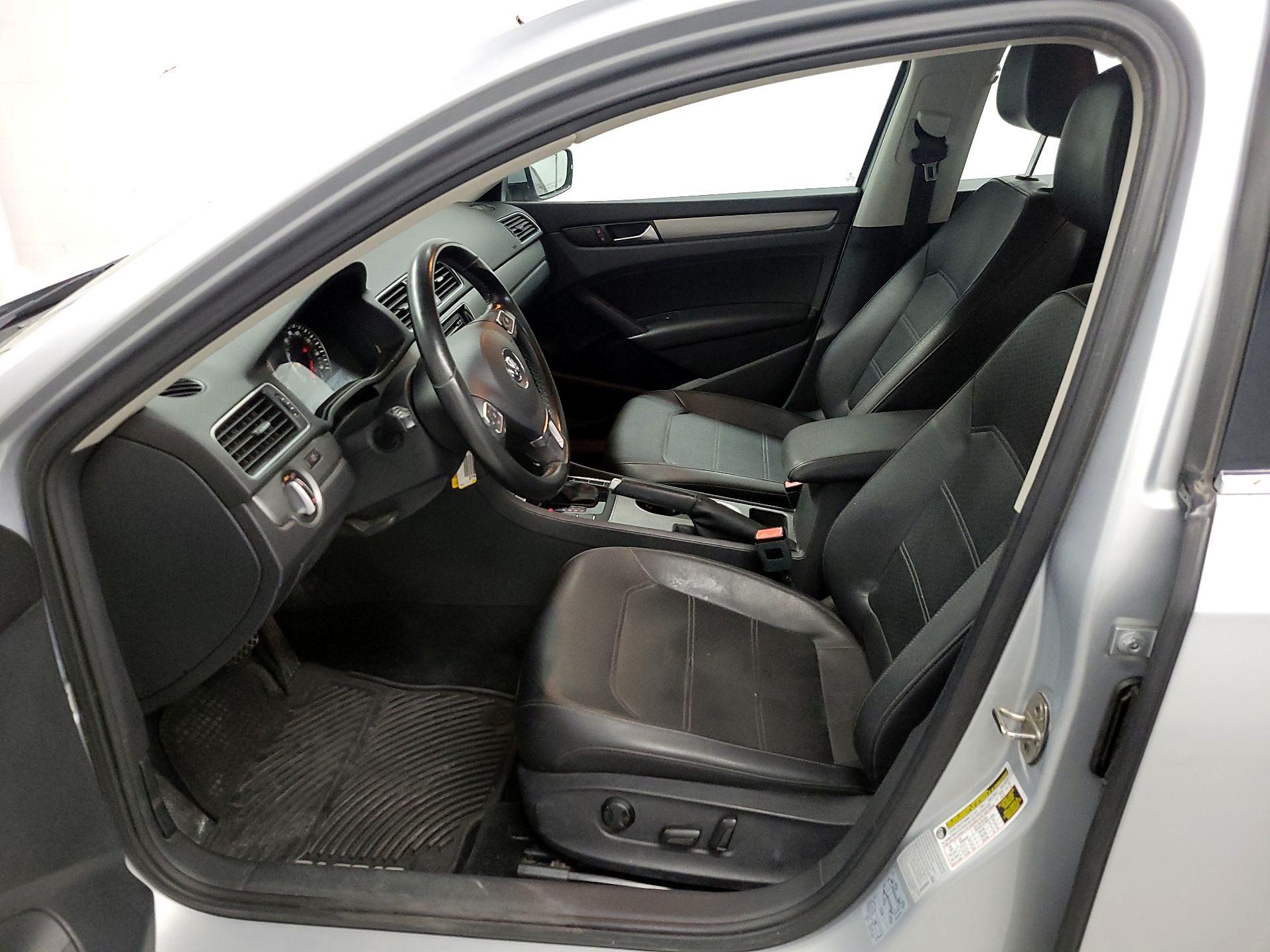 Thumbnail: 2015 Volkswagen Passat - 11