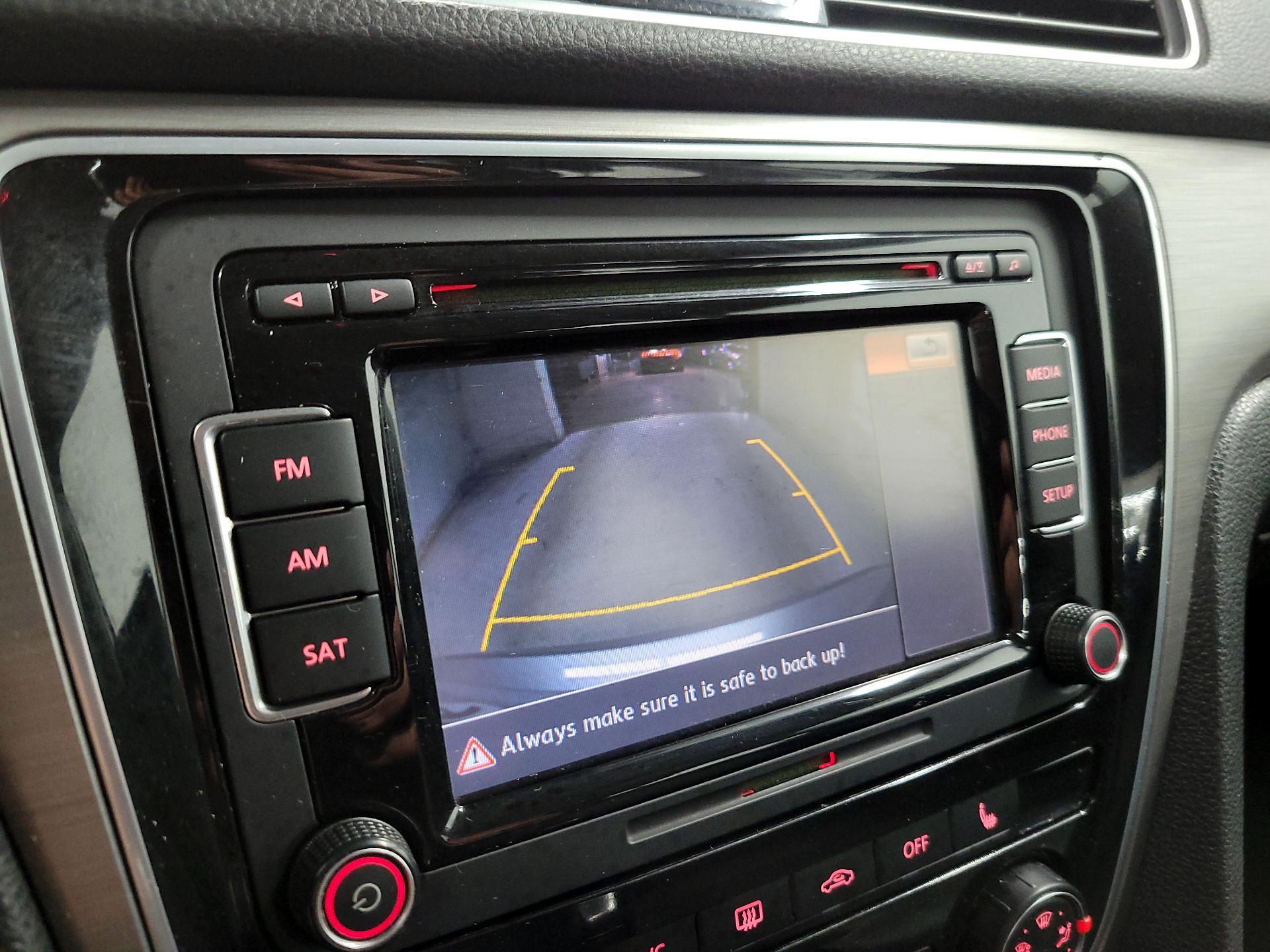 Thumbnail: 2015 Volkswagen Passat - 14
