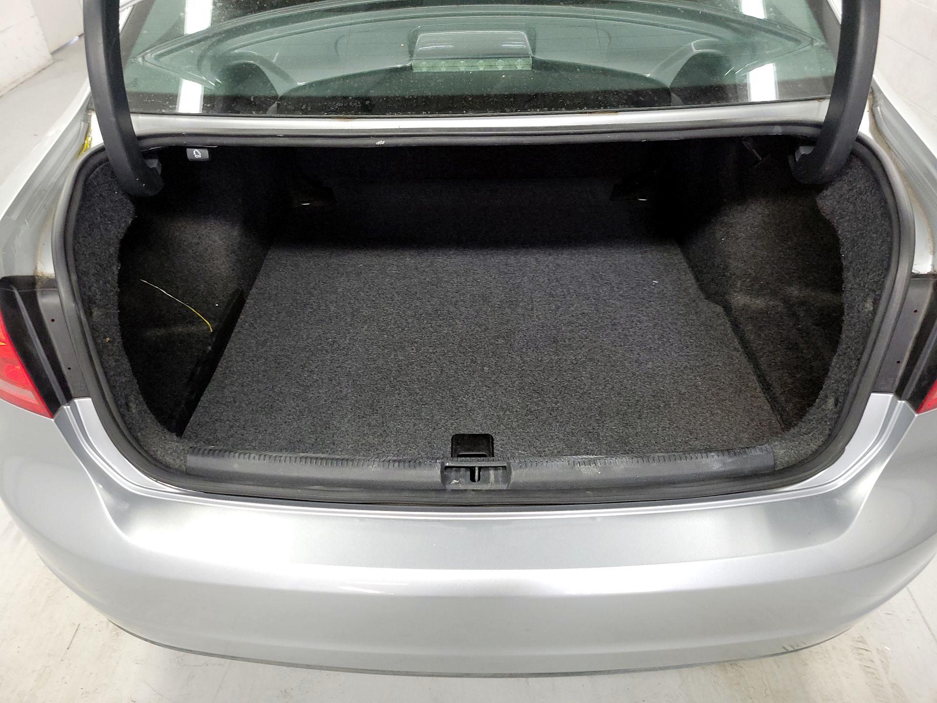 Thumbnail: 2015 Volkswagen Passat - 19