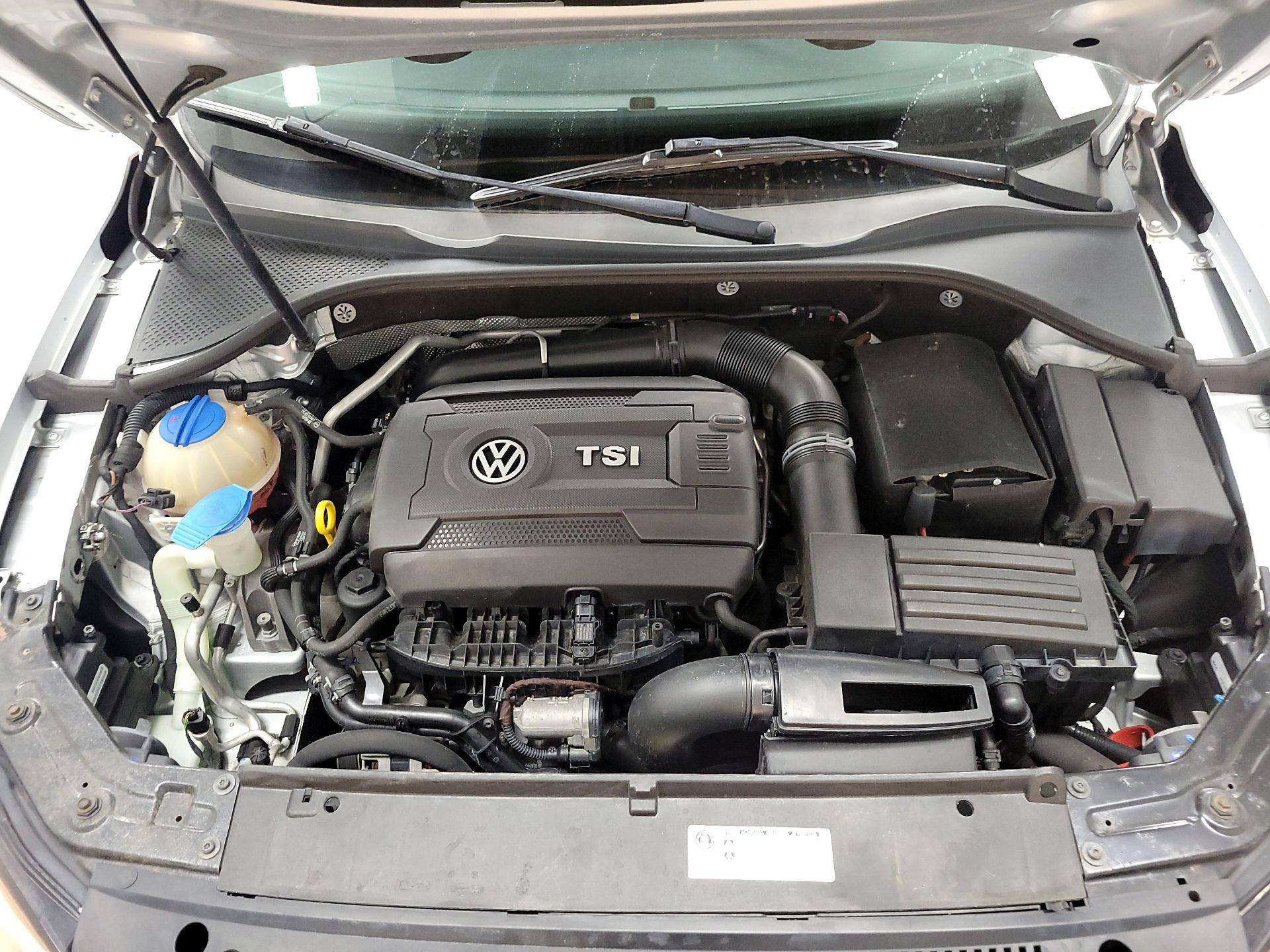 Thumbnail: 2015 Volkswagen Passat - 20