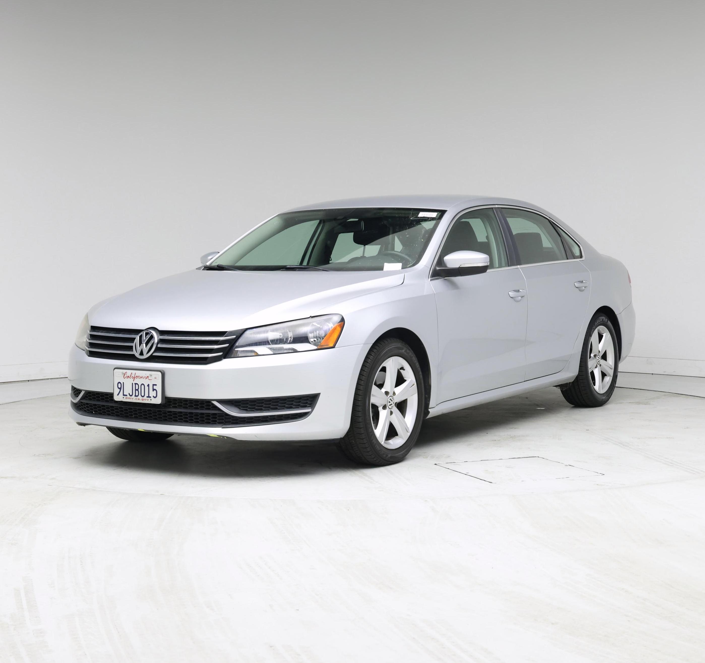 Thumbnail: 2015 Volkswagen Passat - 4