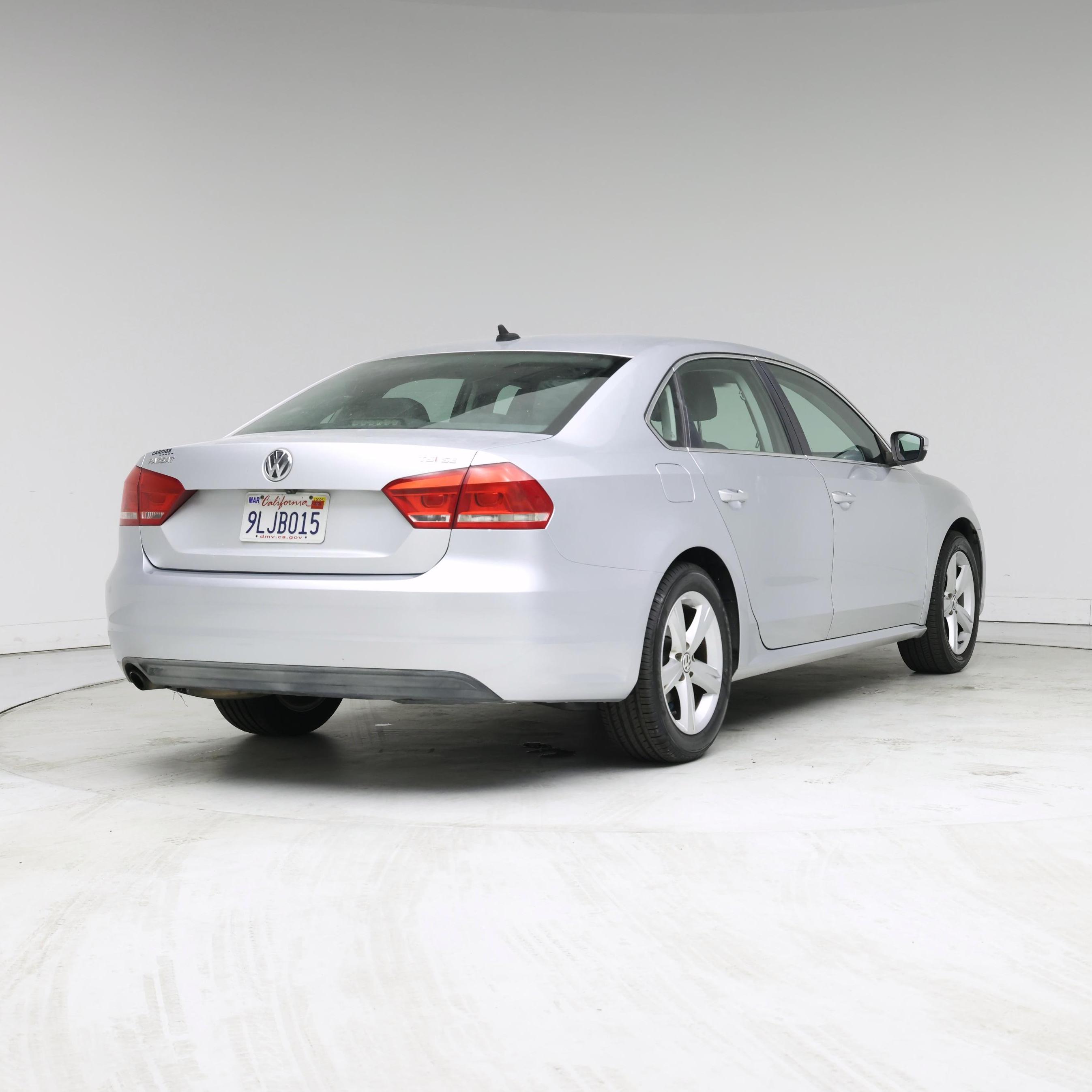 Thumbnail: 2015 Volkswagen Passat - 8
