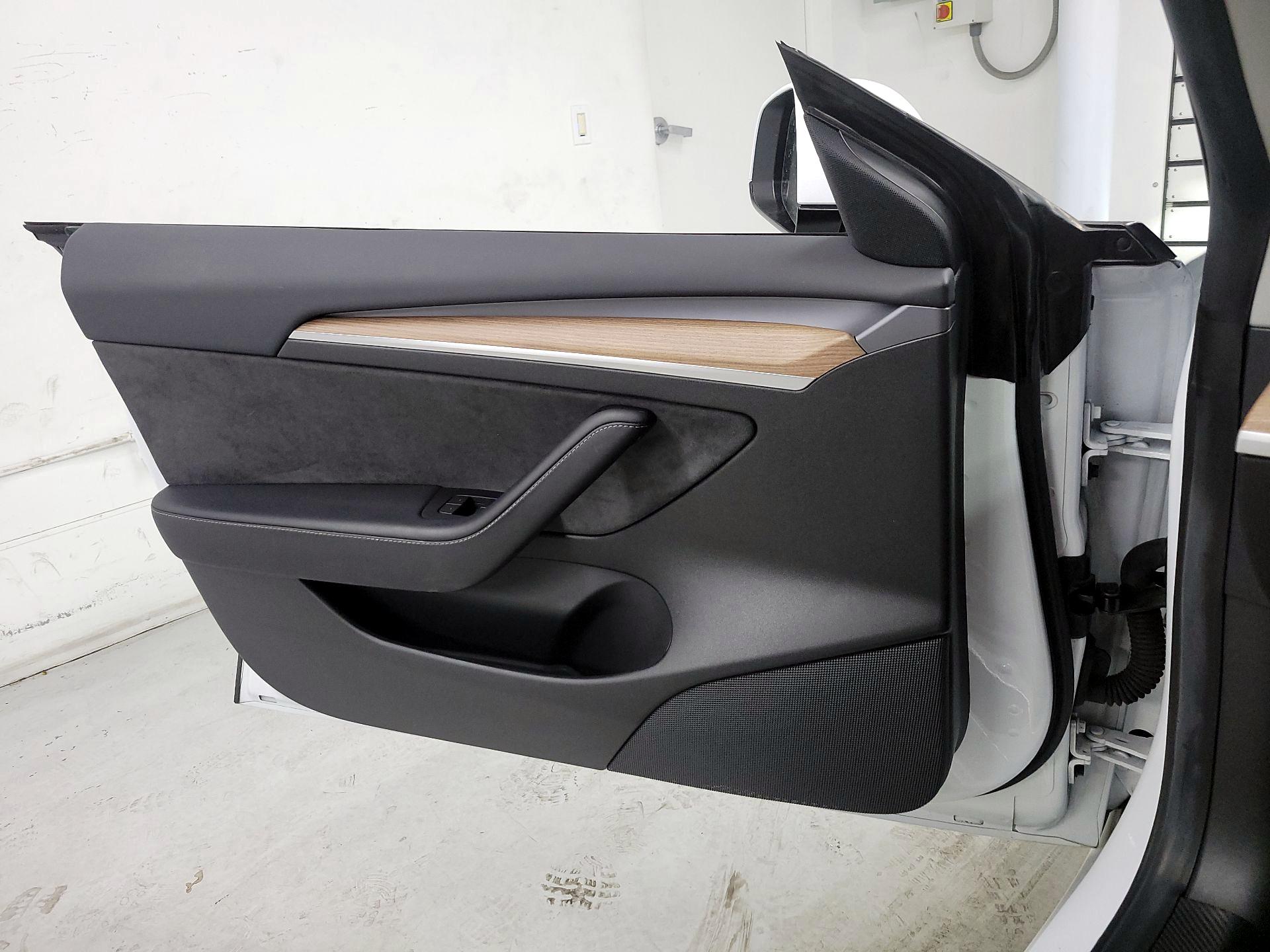 Thumbnail: 2021 Tesla Model 3 - 12