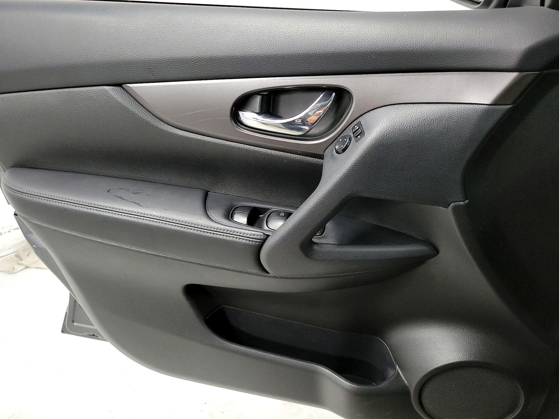 Thumbnail: 2014 Nissan Rogue - 12
