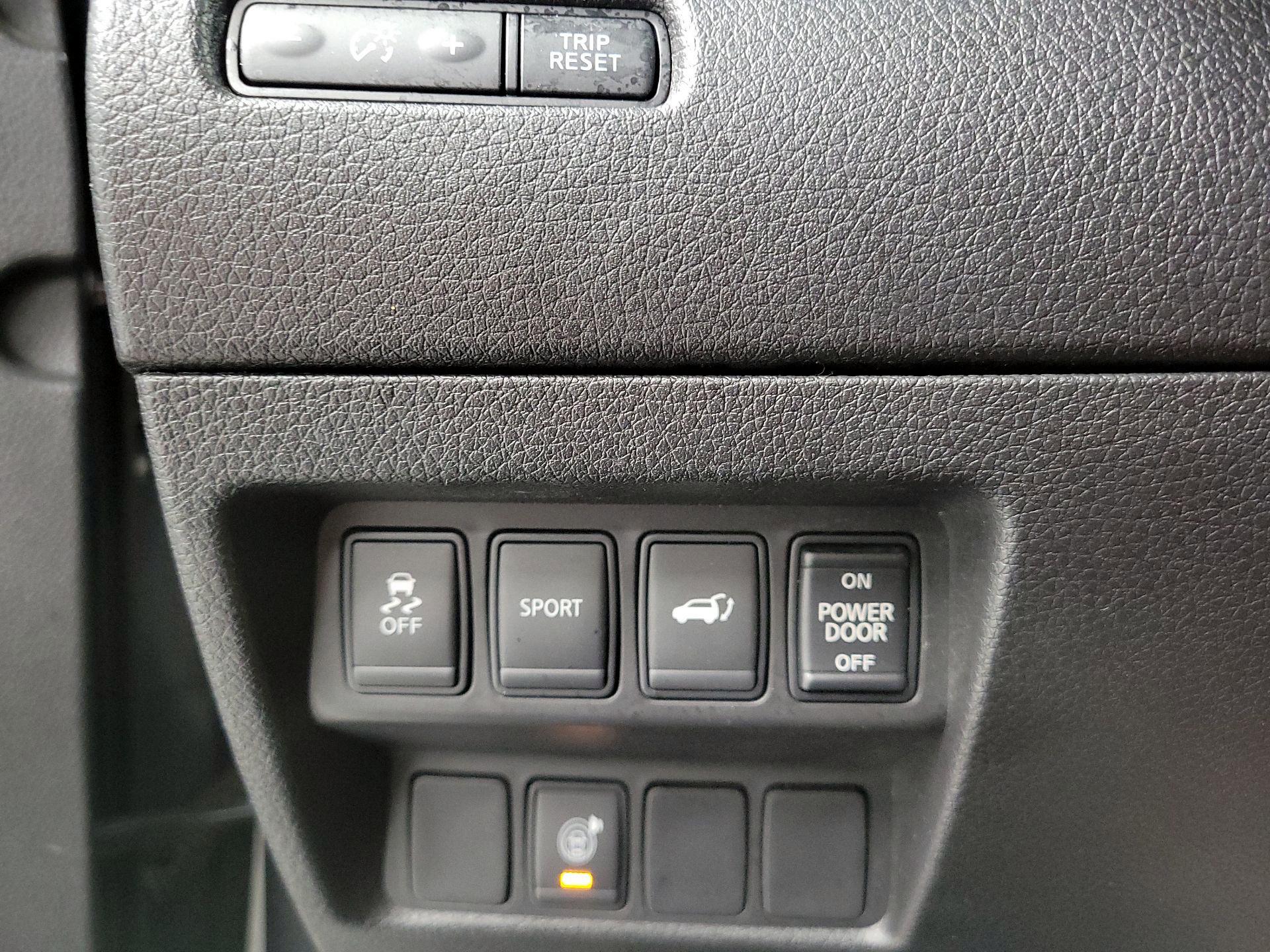 Thumbnail: 2014 Nissan Rogue - 13