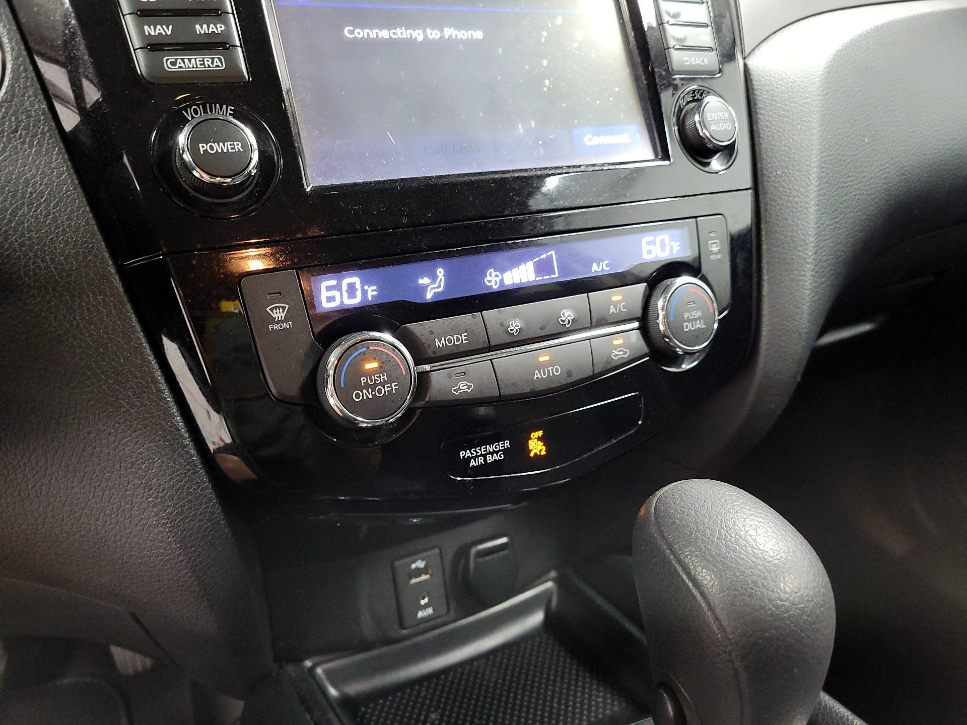 Thumbnail: 2014 Nissan Rogue - 17