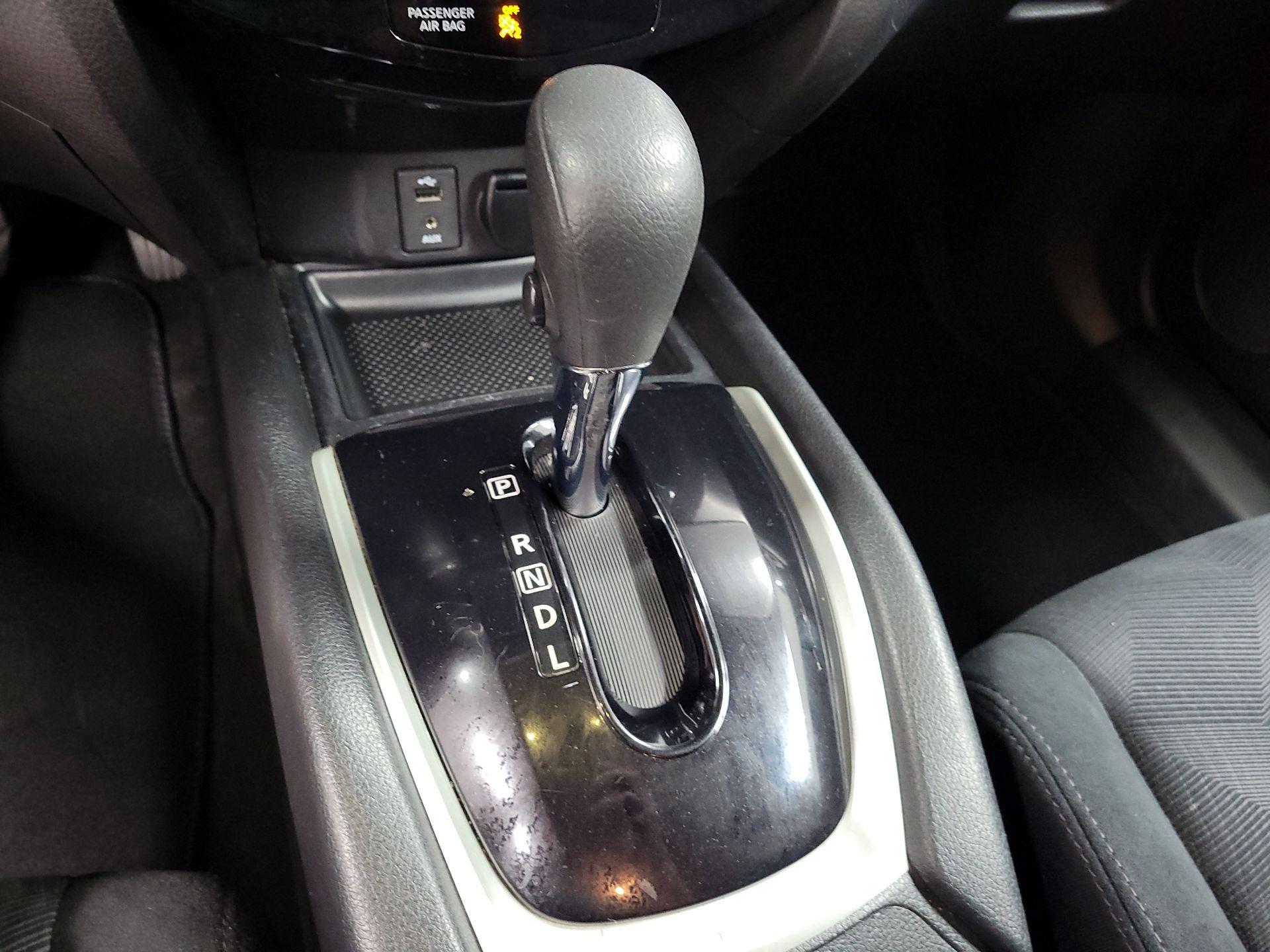 Thumbnail: 2014 Nissan Rogue - 18