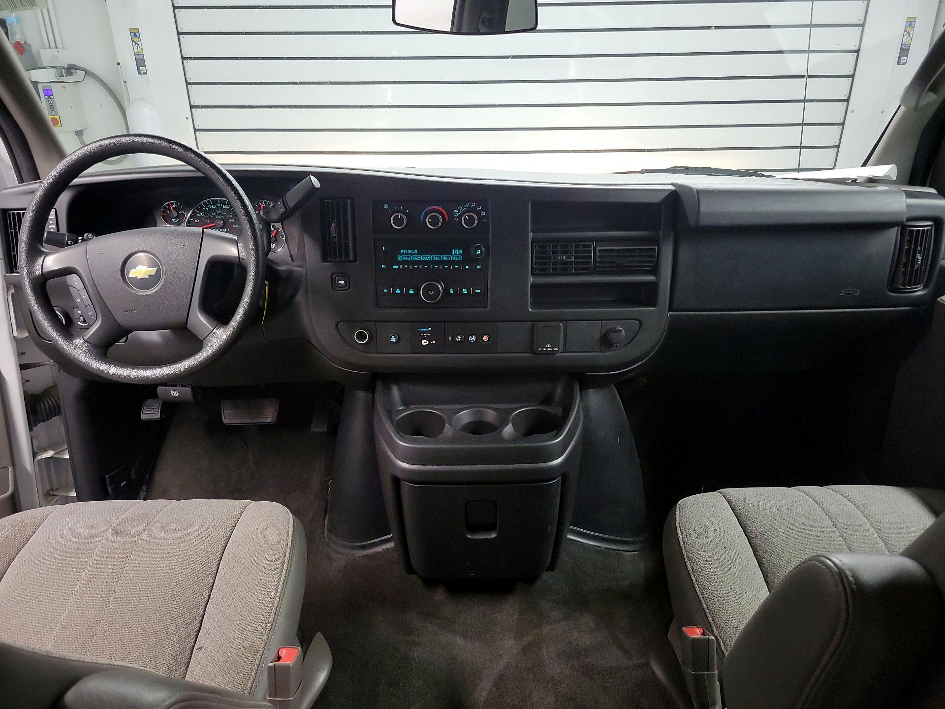 Thumbnail: 2015 Chevrolet Express - 9