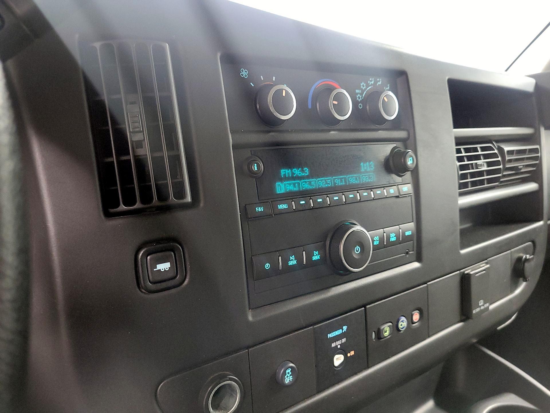 Thumbnail: 2015 Chevrolet Express - 14
