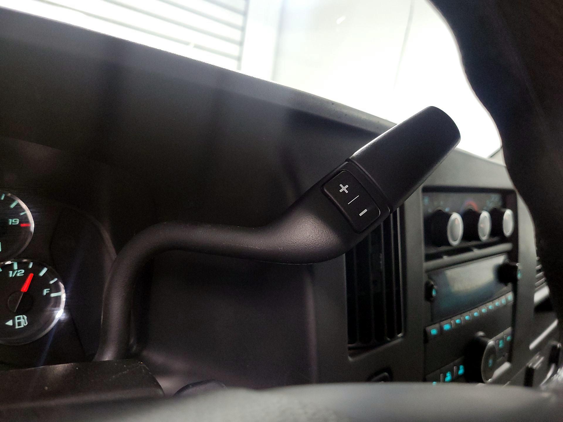 Thumbnail: 2015 Chevrolet Express - 16