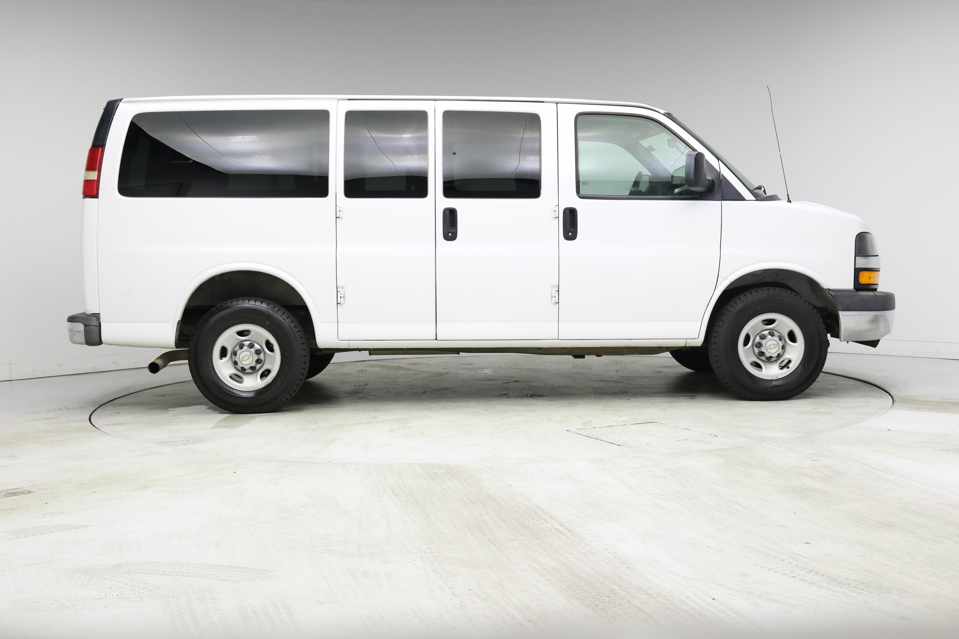 Thumbnail: 2015 Chevrolet Express - 7