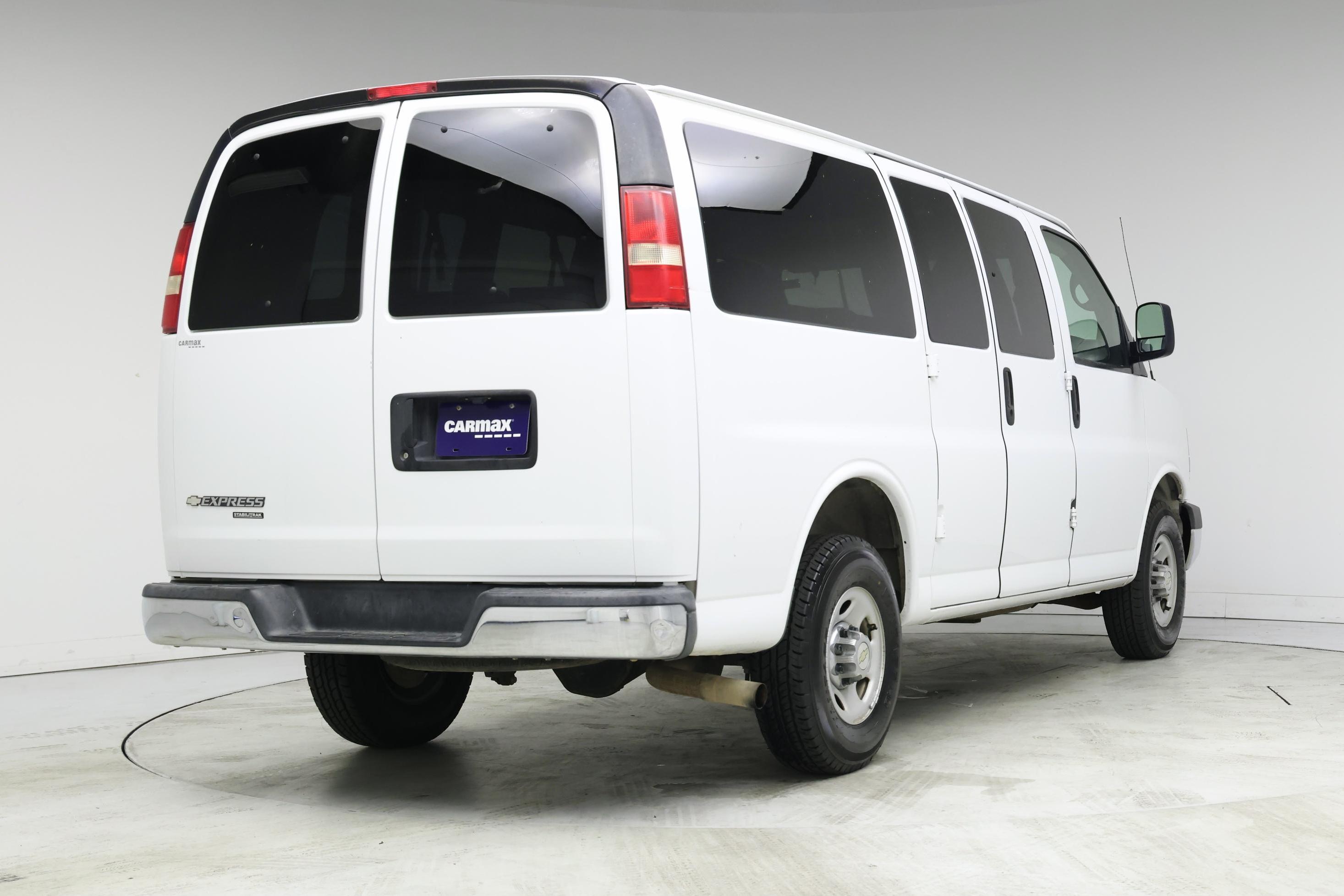 Thumbnail: 2015 Chevrolet Express - 8