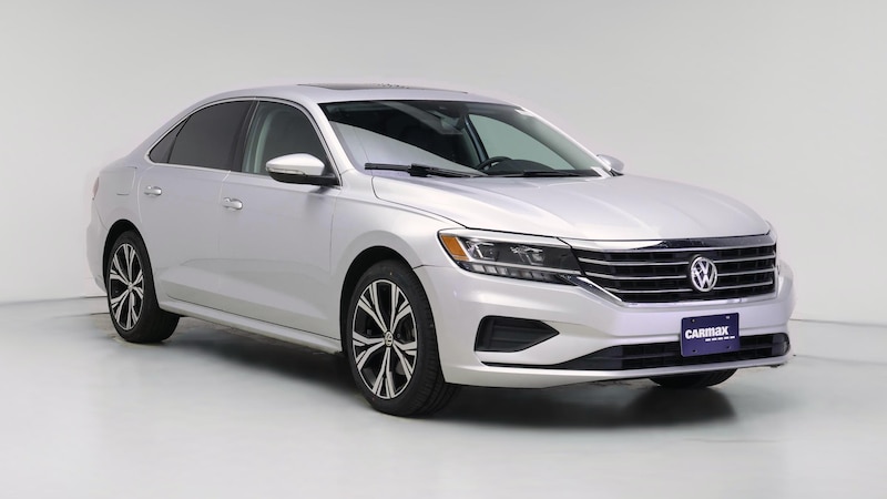 2021 Volkswagen Passat SE Hero Image