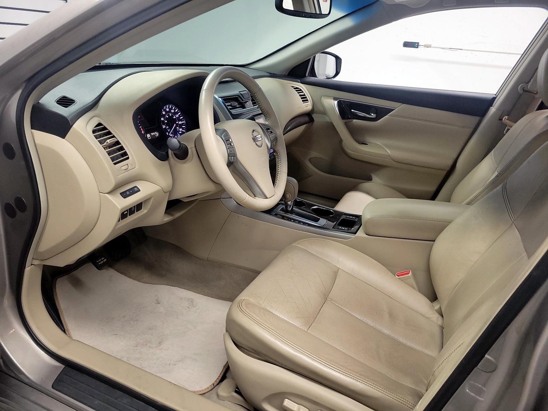 Thumbnail: 2013 Nissan Altima - 11