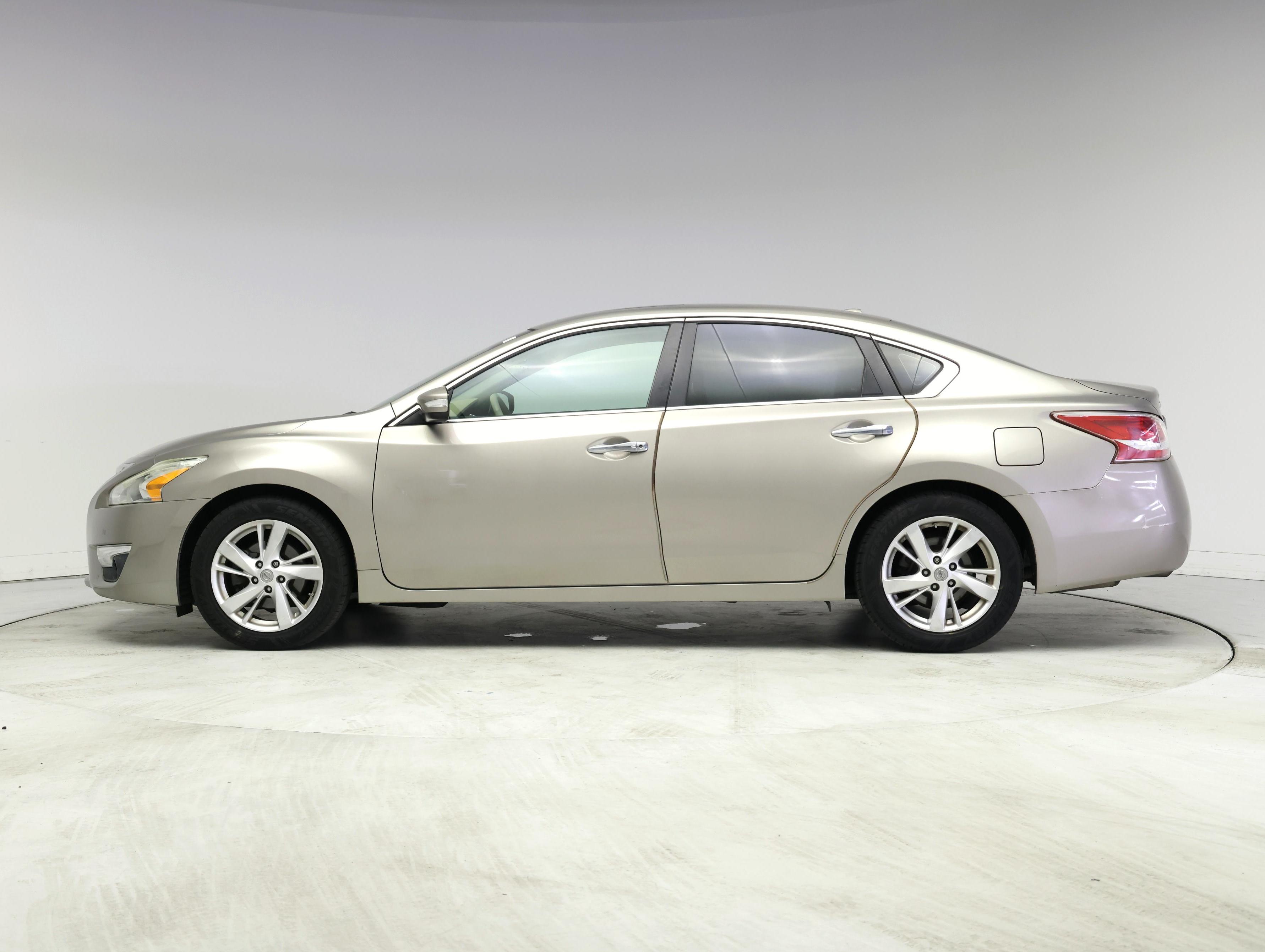 Thumbnail: 2013 Nissan Altima - 3