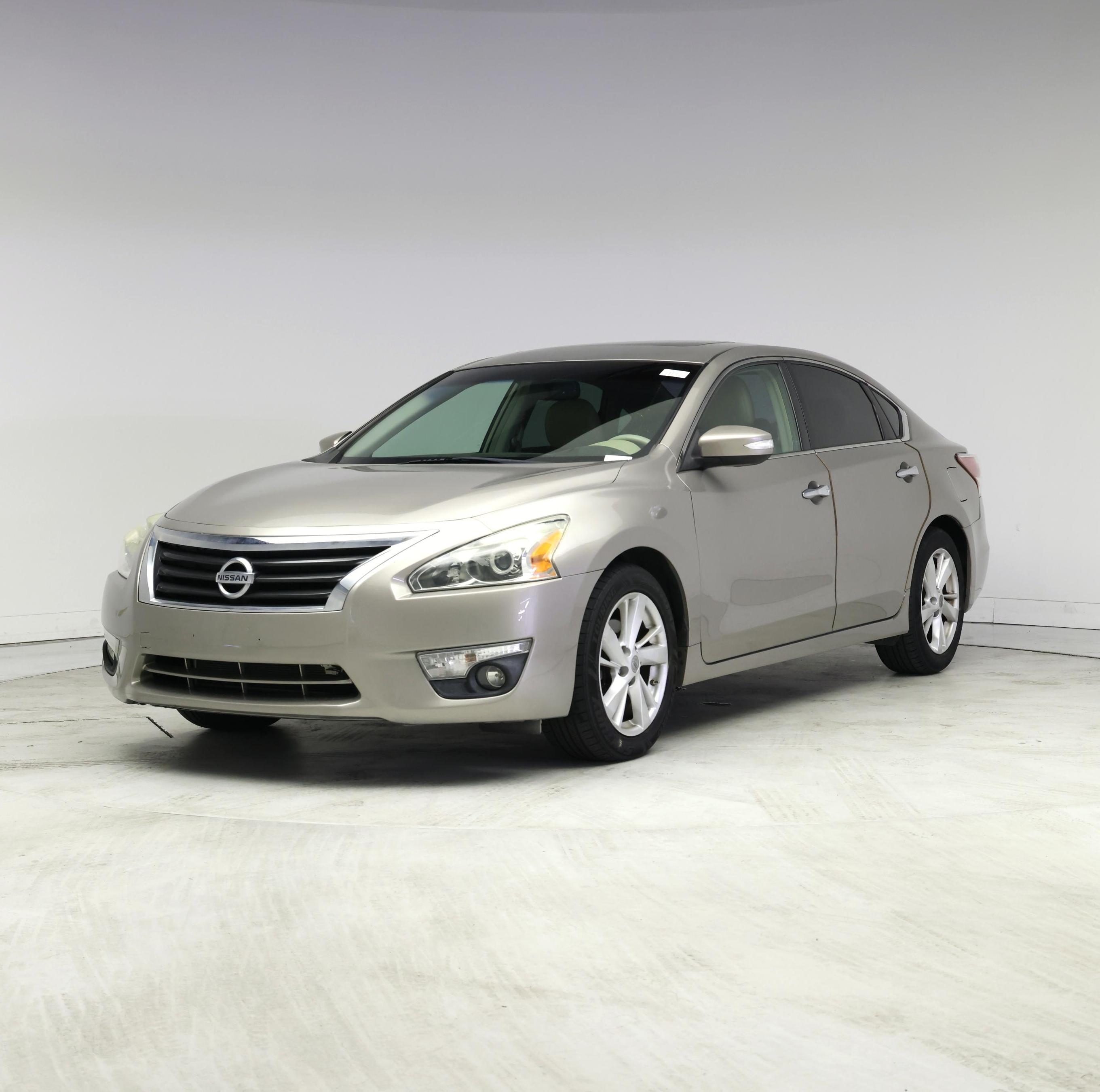 Thumbnail: 2013 Nissan Altima - 4