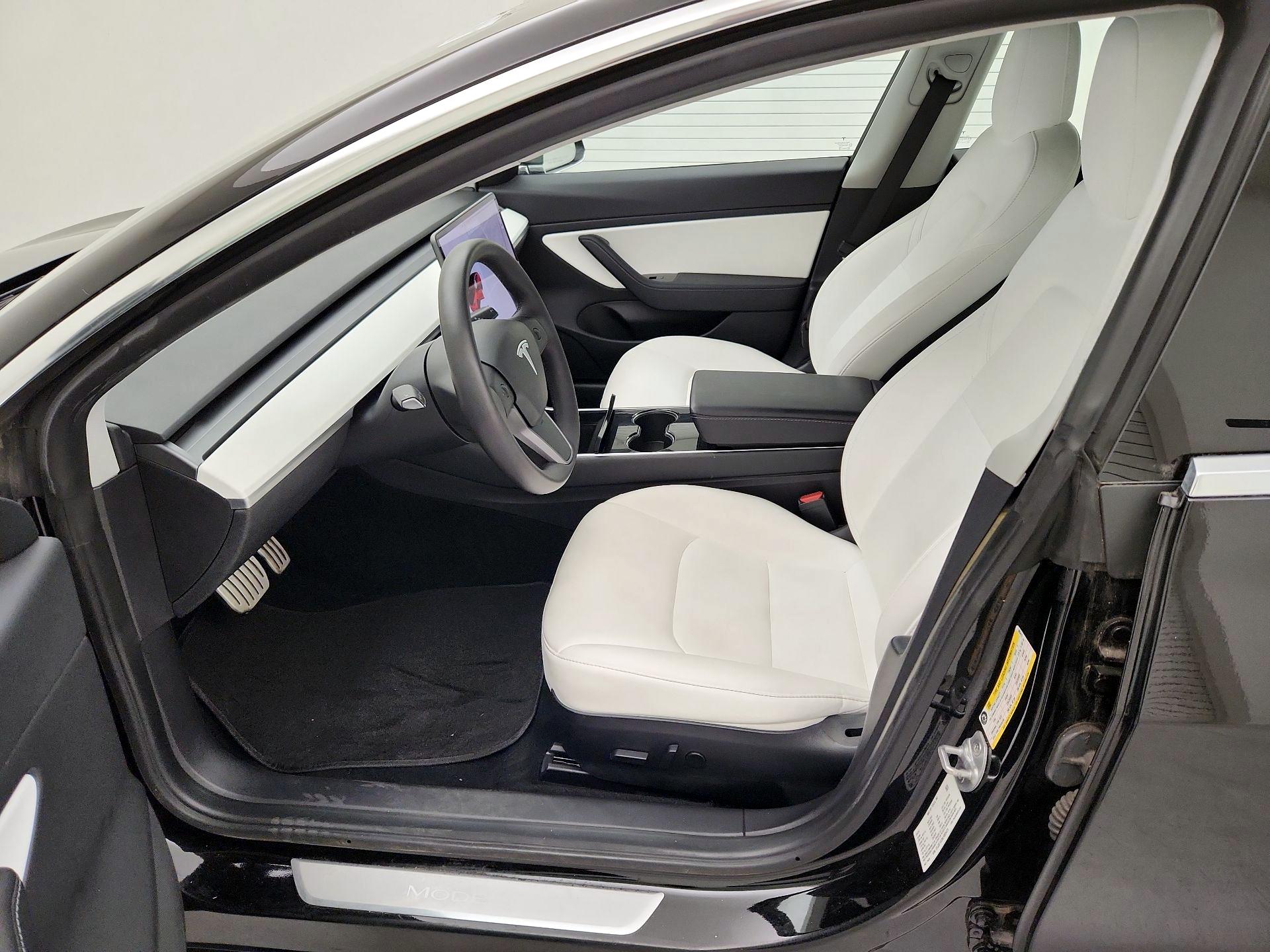 Thumbnail: 2020 Tesla Model 3 - 11