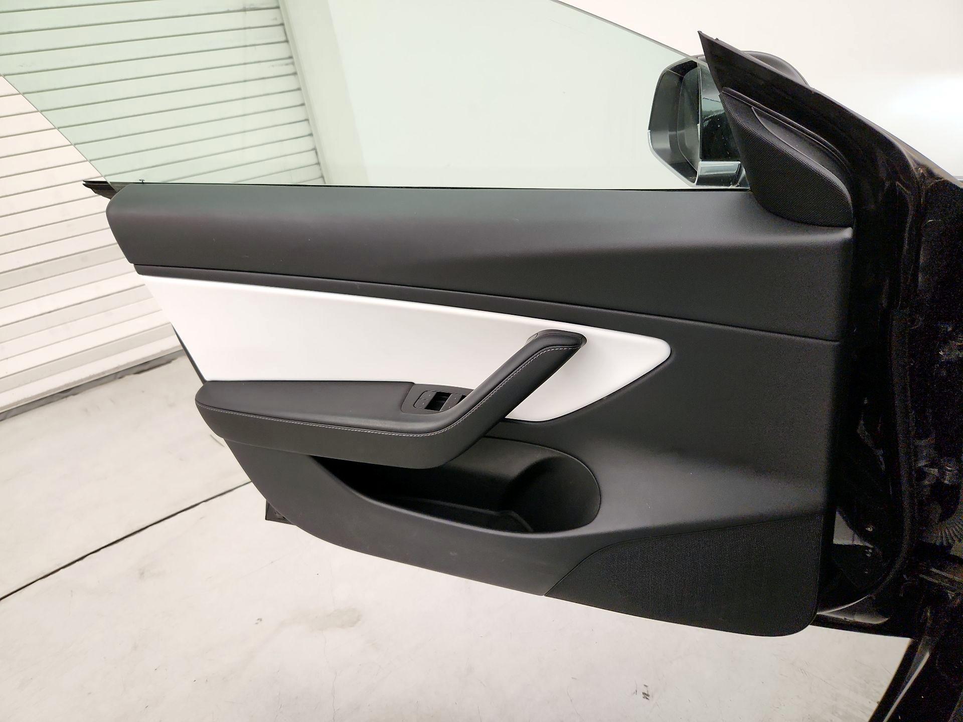 Thumbnail: 2020 Tesla Model 3 - 12