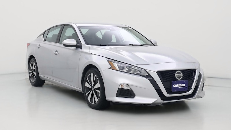 2022 Nissan Altima SV Hero Image