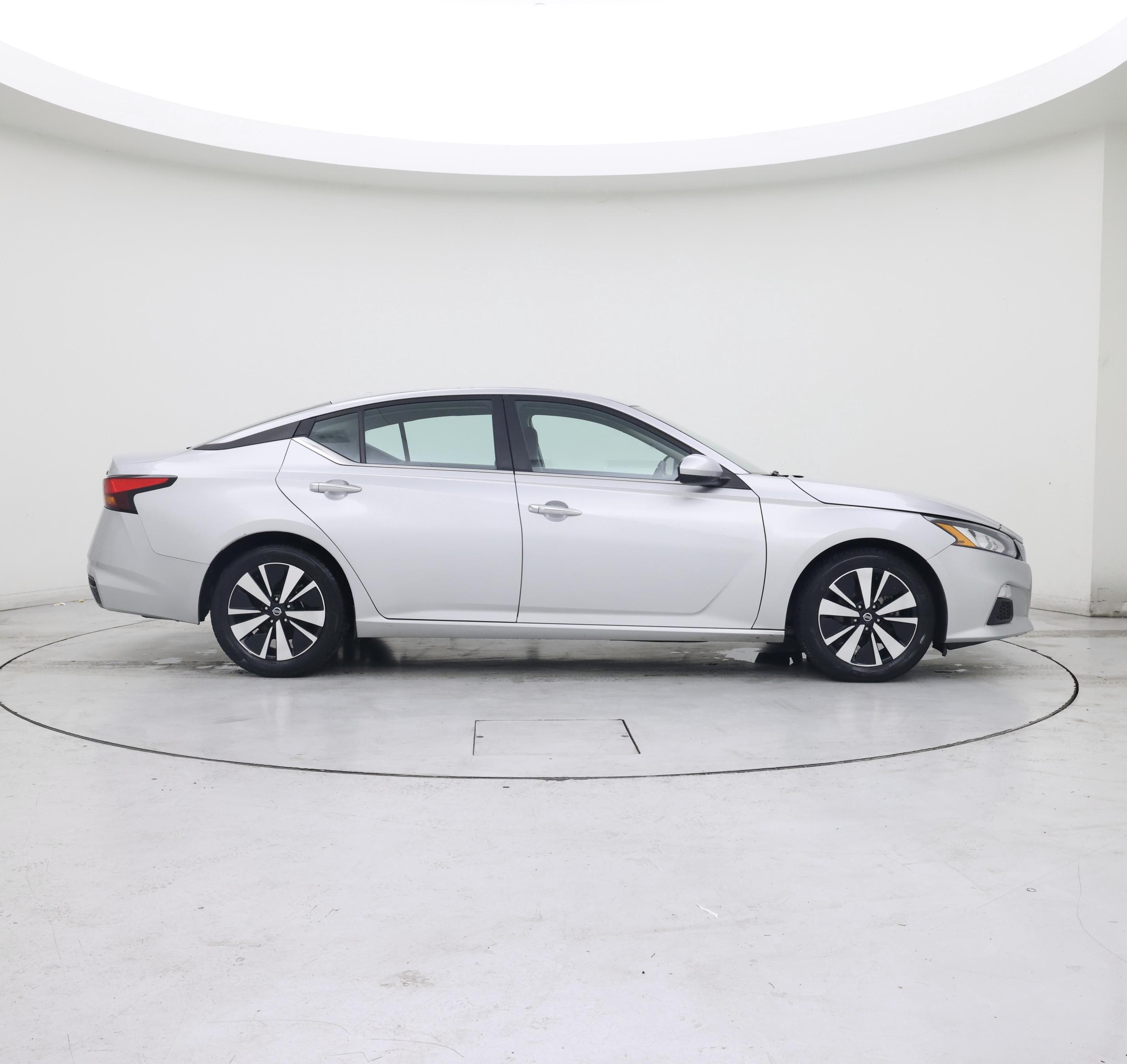 Thumbnail: 2022 Nissan Altima - 7