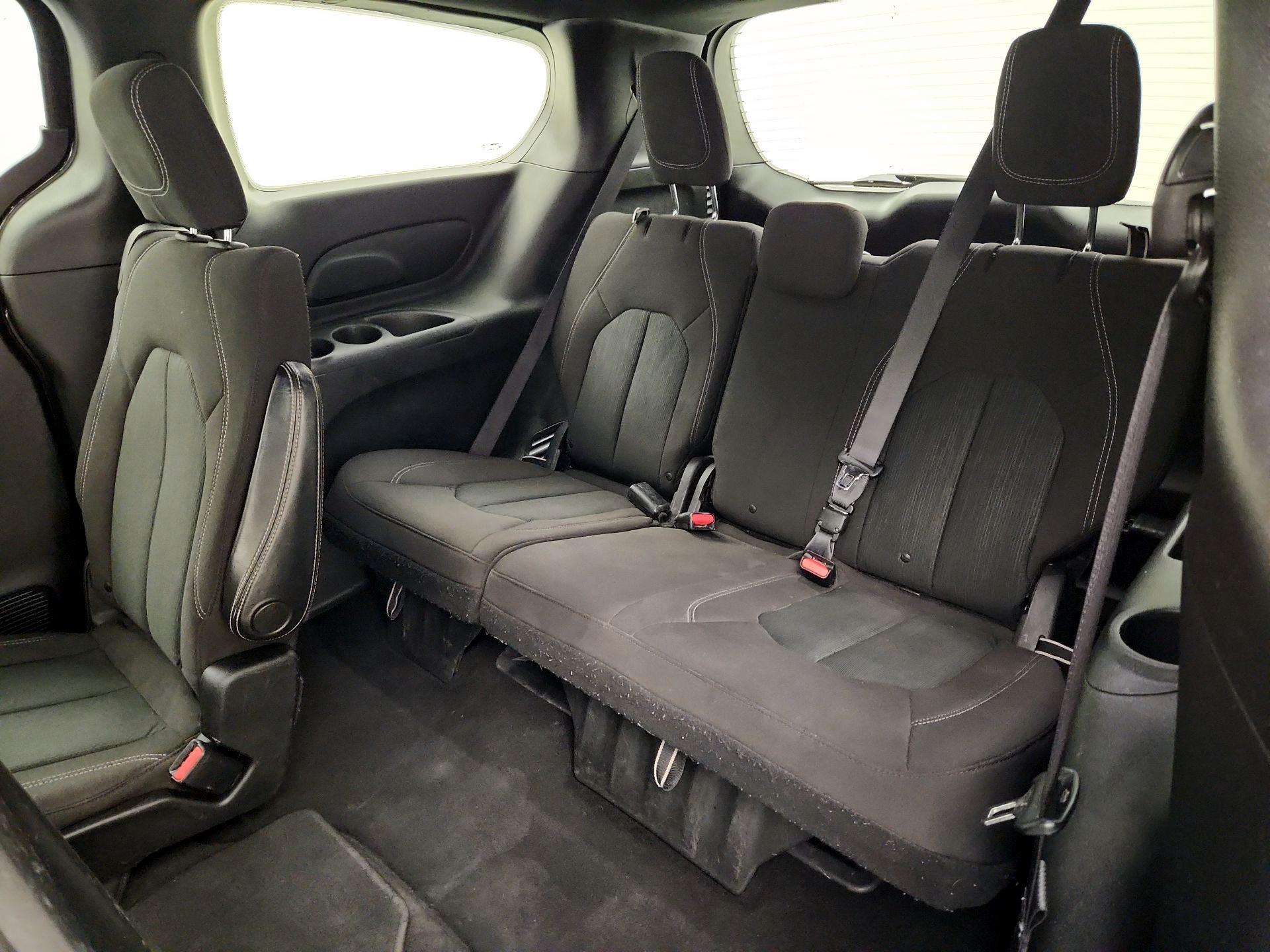 Thumbnail: 2020 Chrysler Pacifica - 20