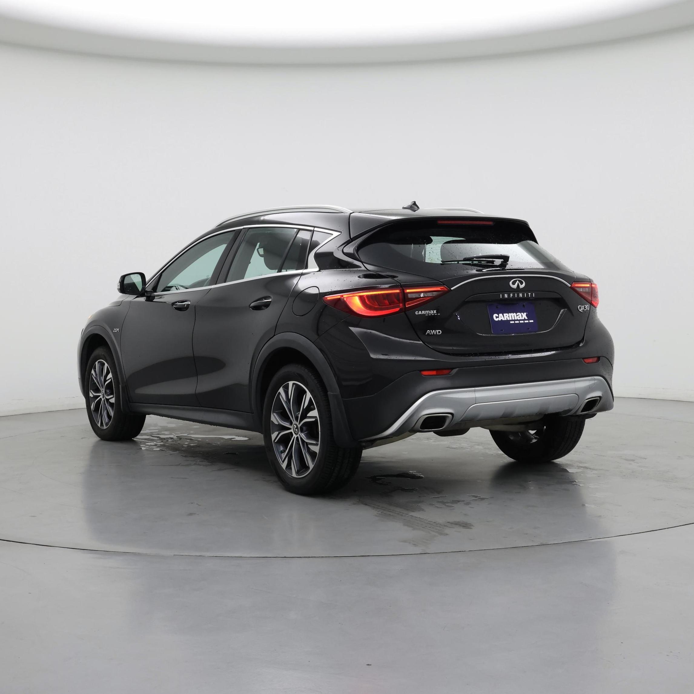 Thumbnail: 2017 INFINITI QX30 - 2