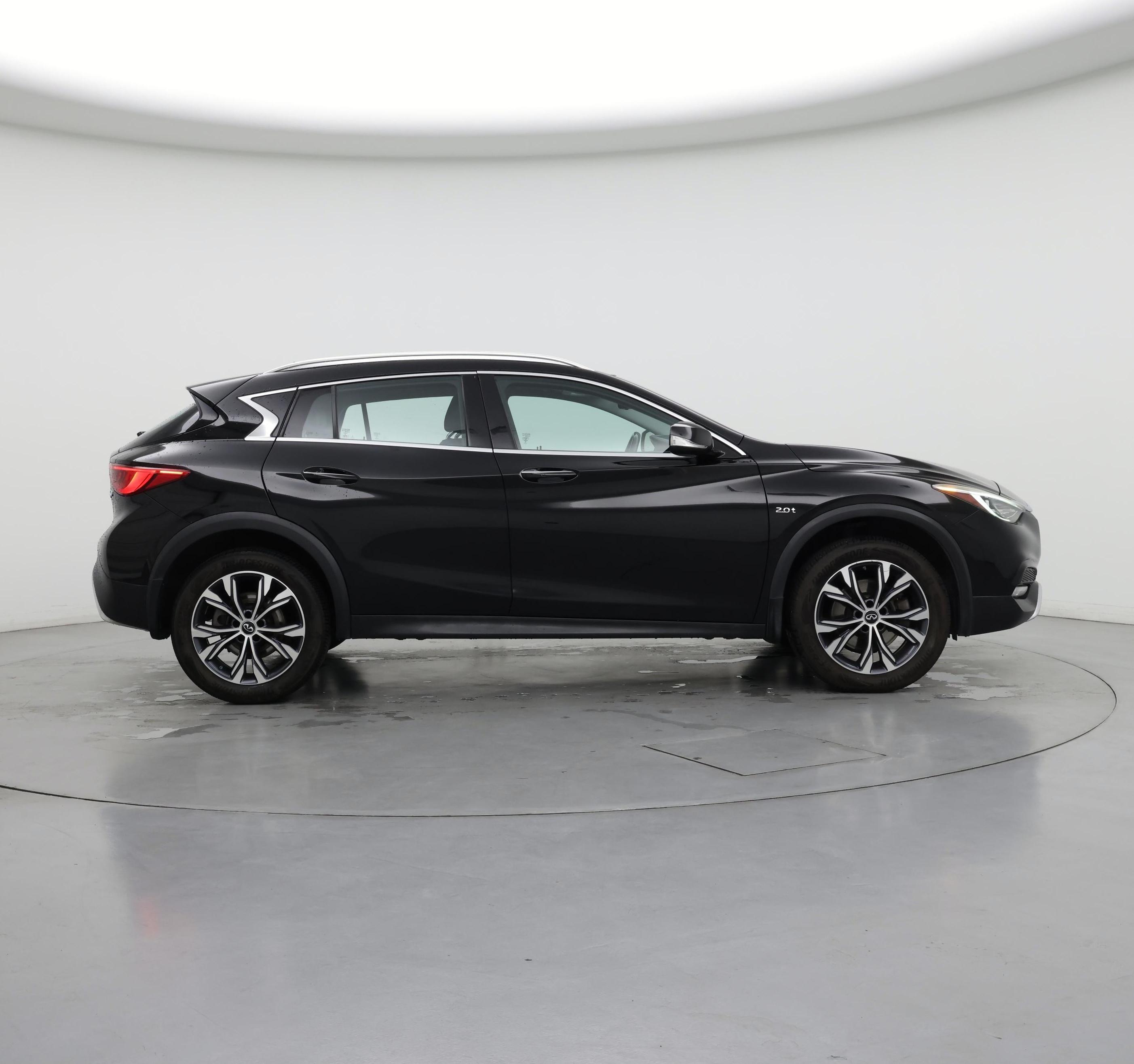 Thumbnail: 2017 INFINITI QX30 - 7